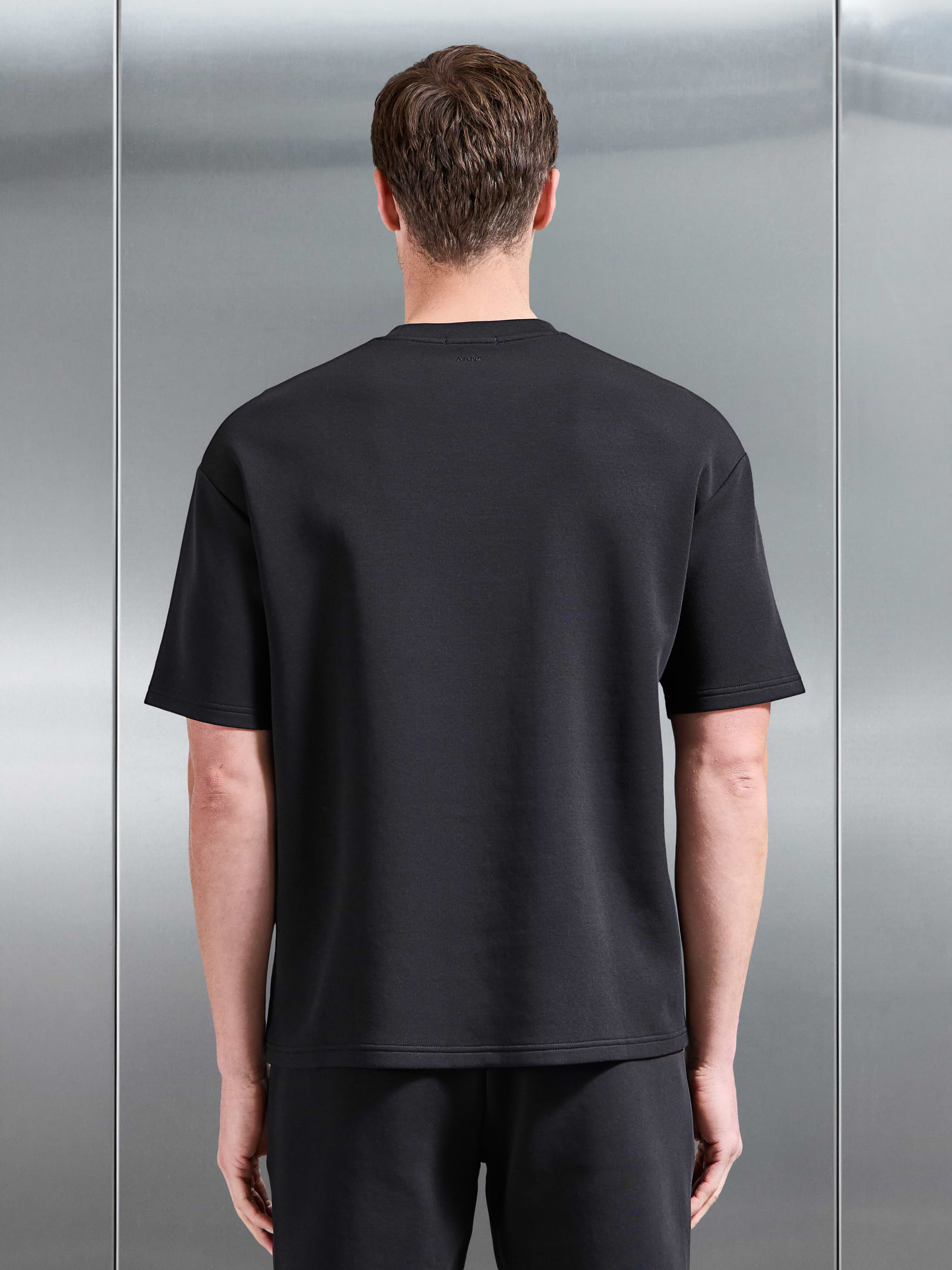 Everyday Luxe Relaxed T-Shirt in Black