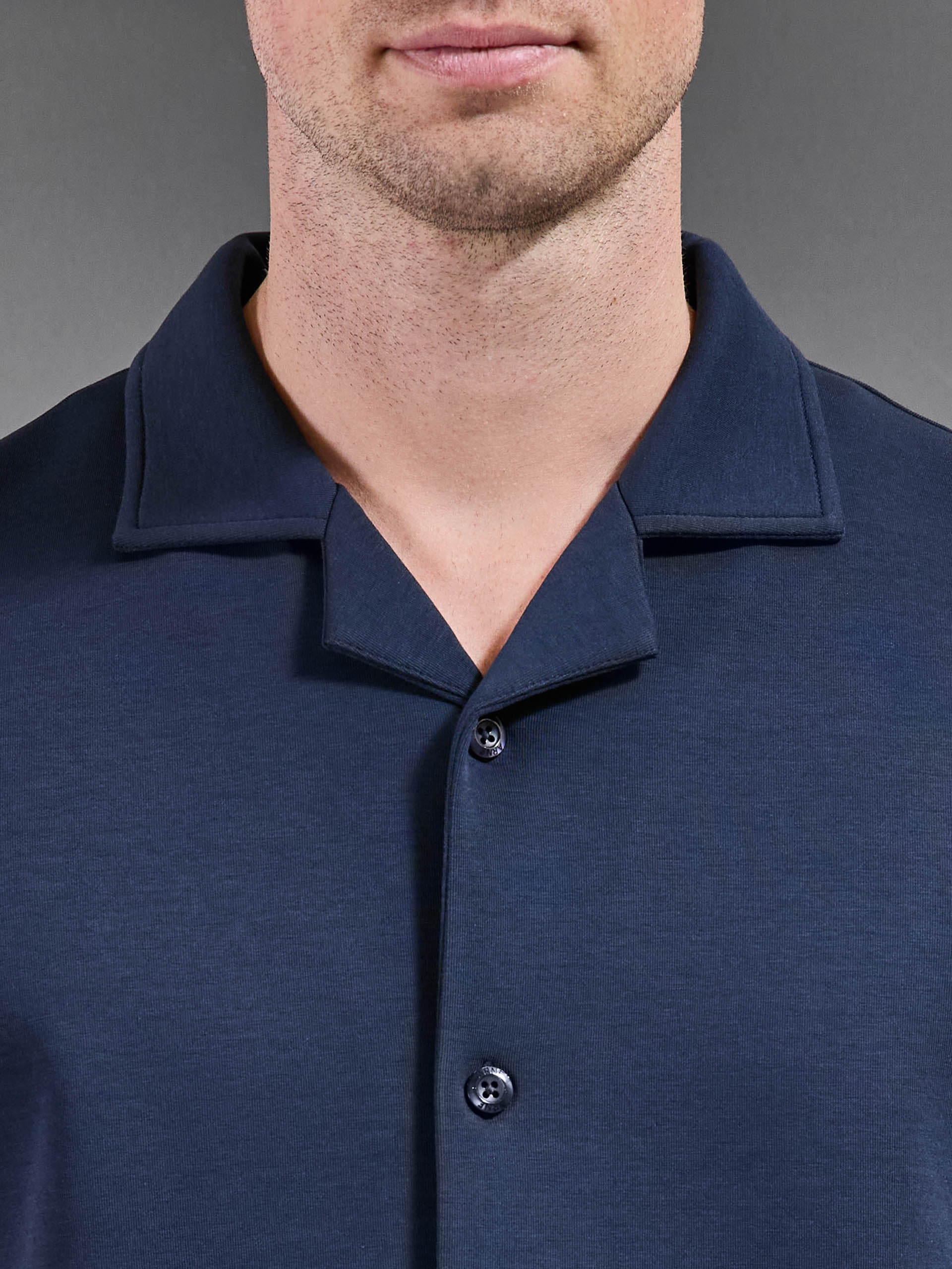 Mens Everyday Luxe Revere Collar Shirt in Navy