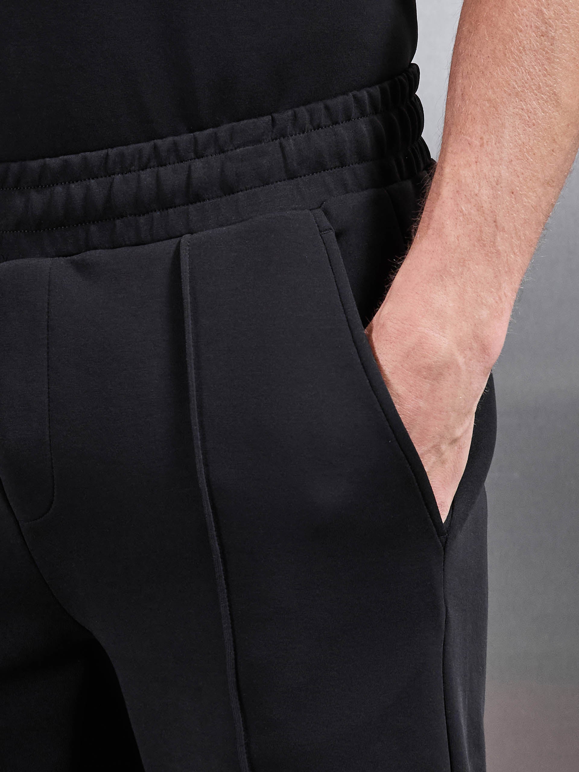 Mens Everyday Luxe Short in Black