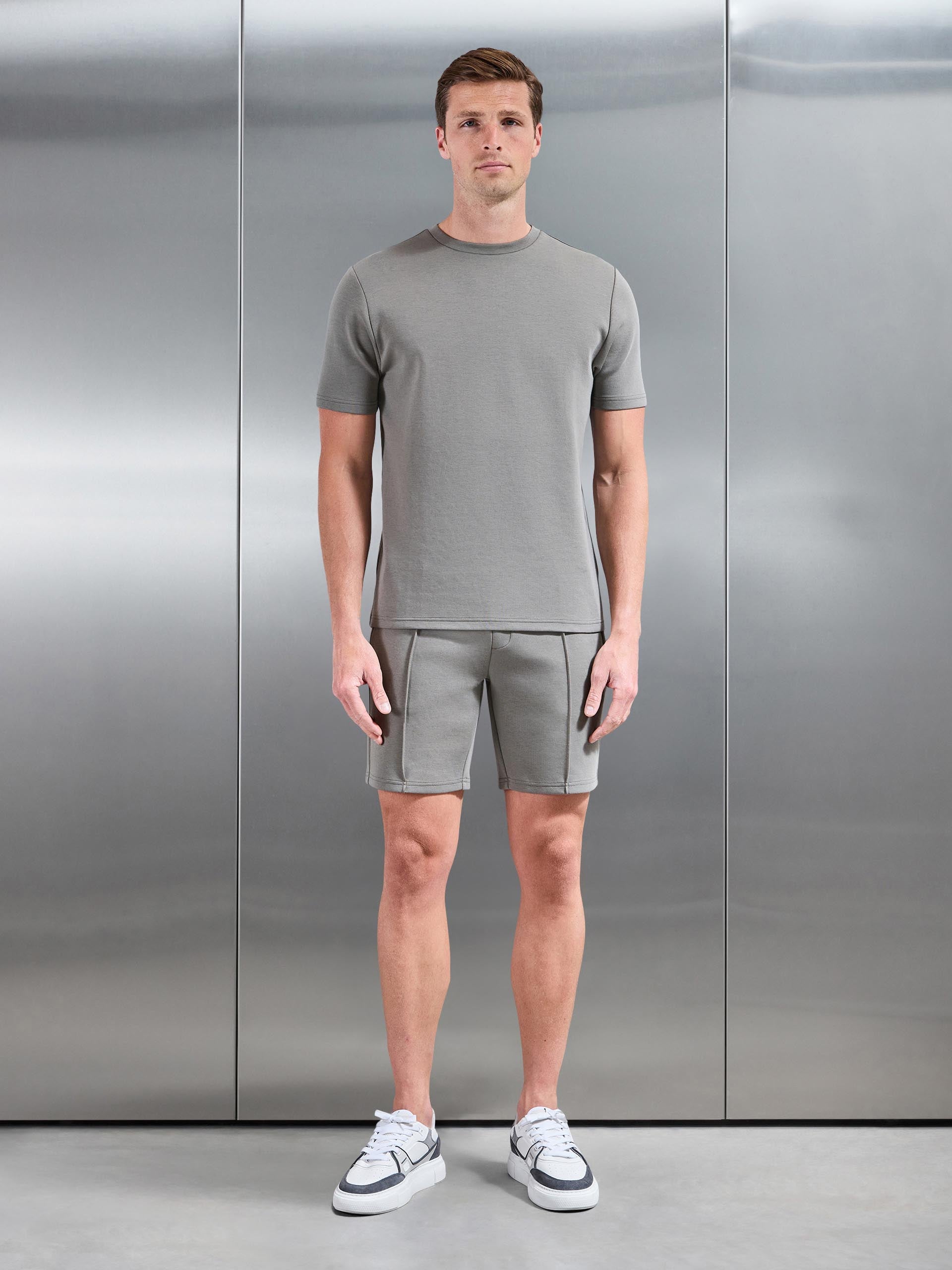 Mens Everyday Luxe Short in Olive