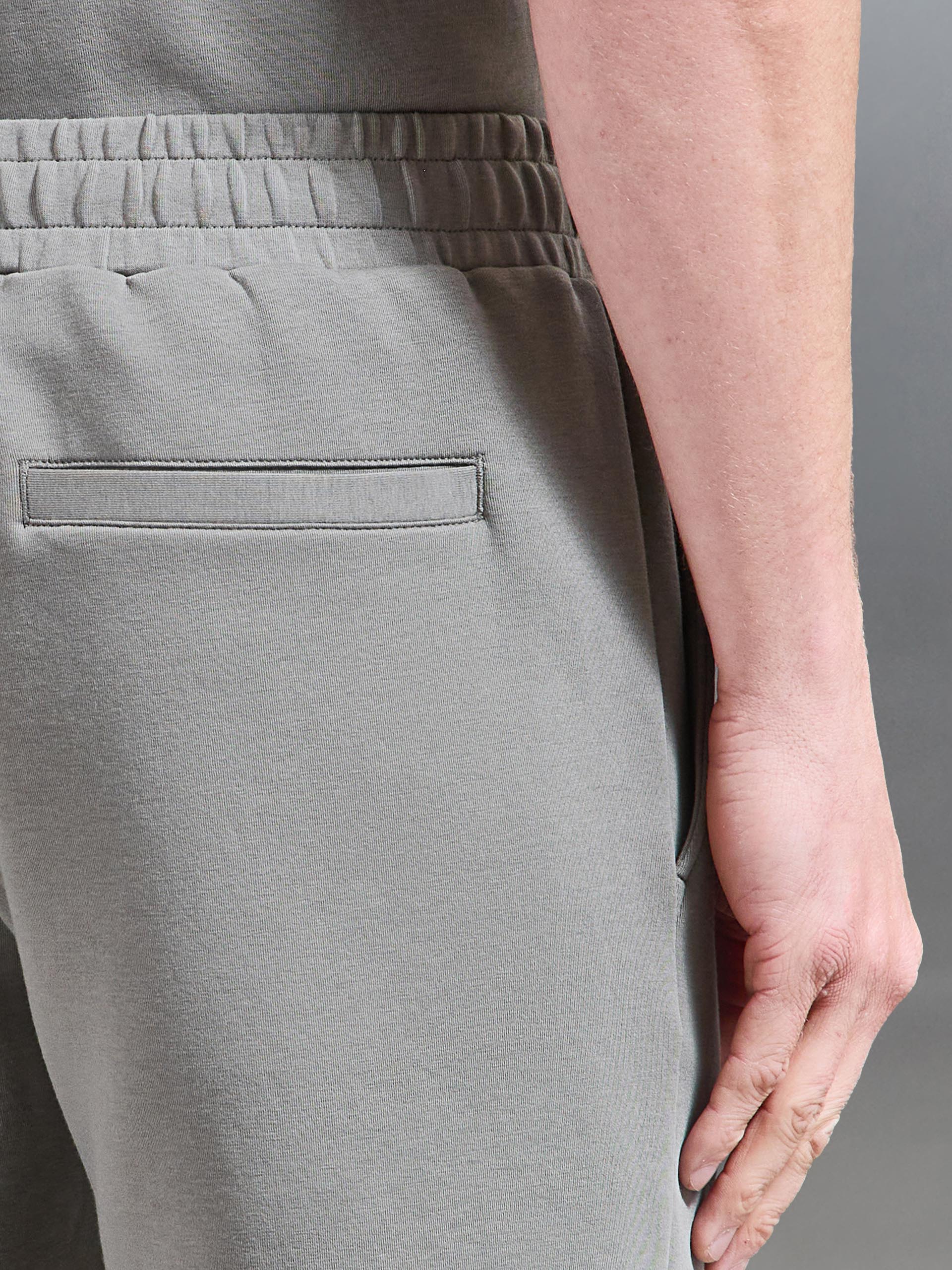 Mens Everyday Luxe Short in Olive