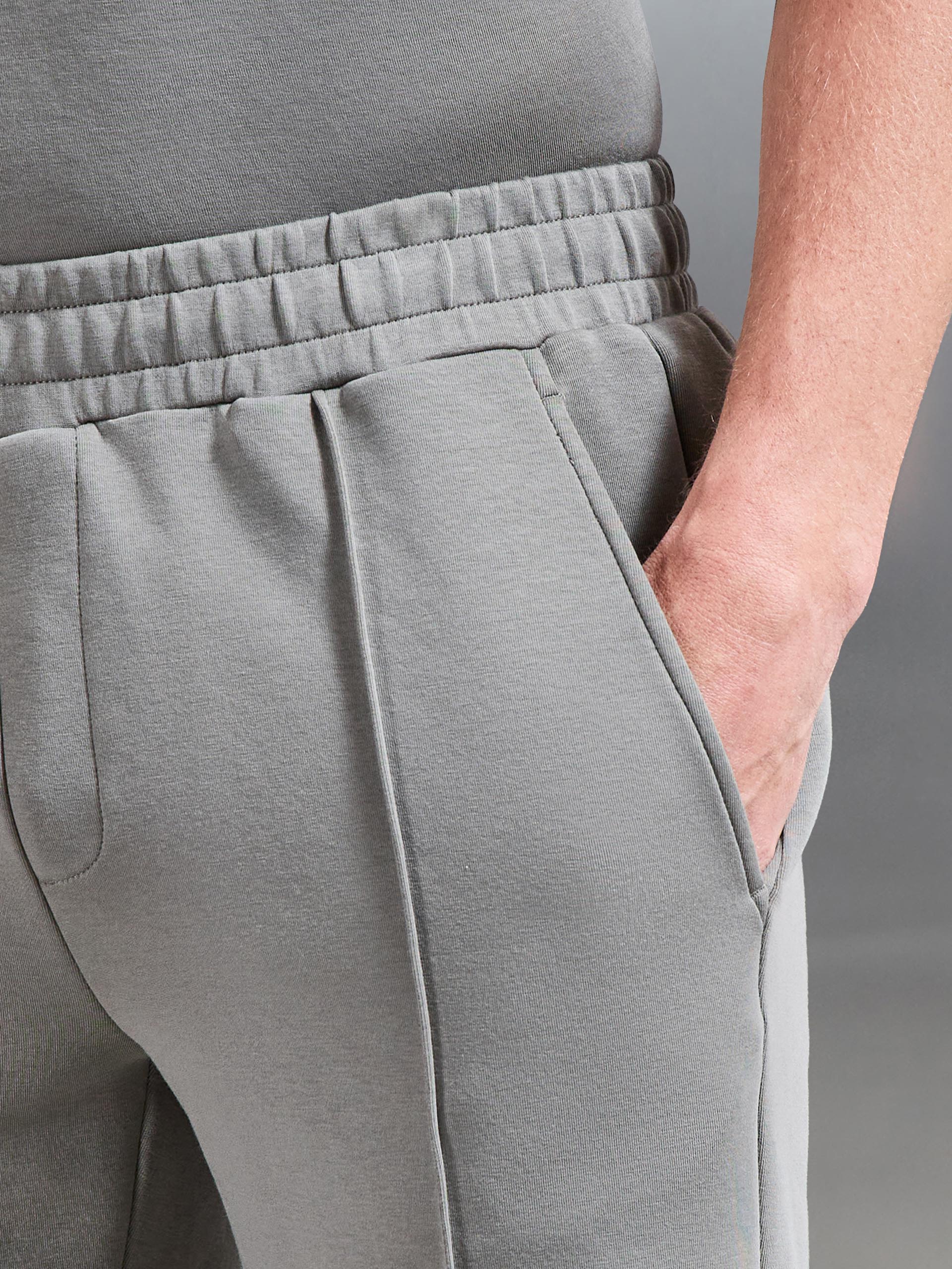 Mens Everyday Luxe Short in Olive