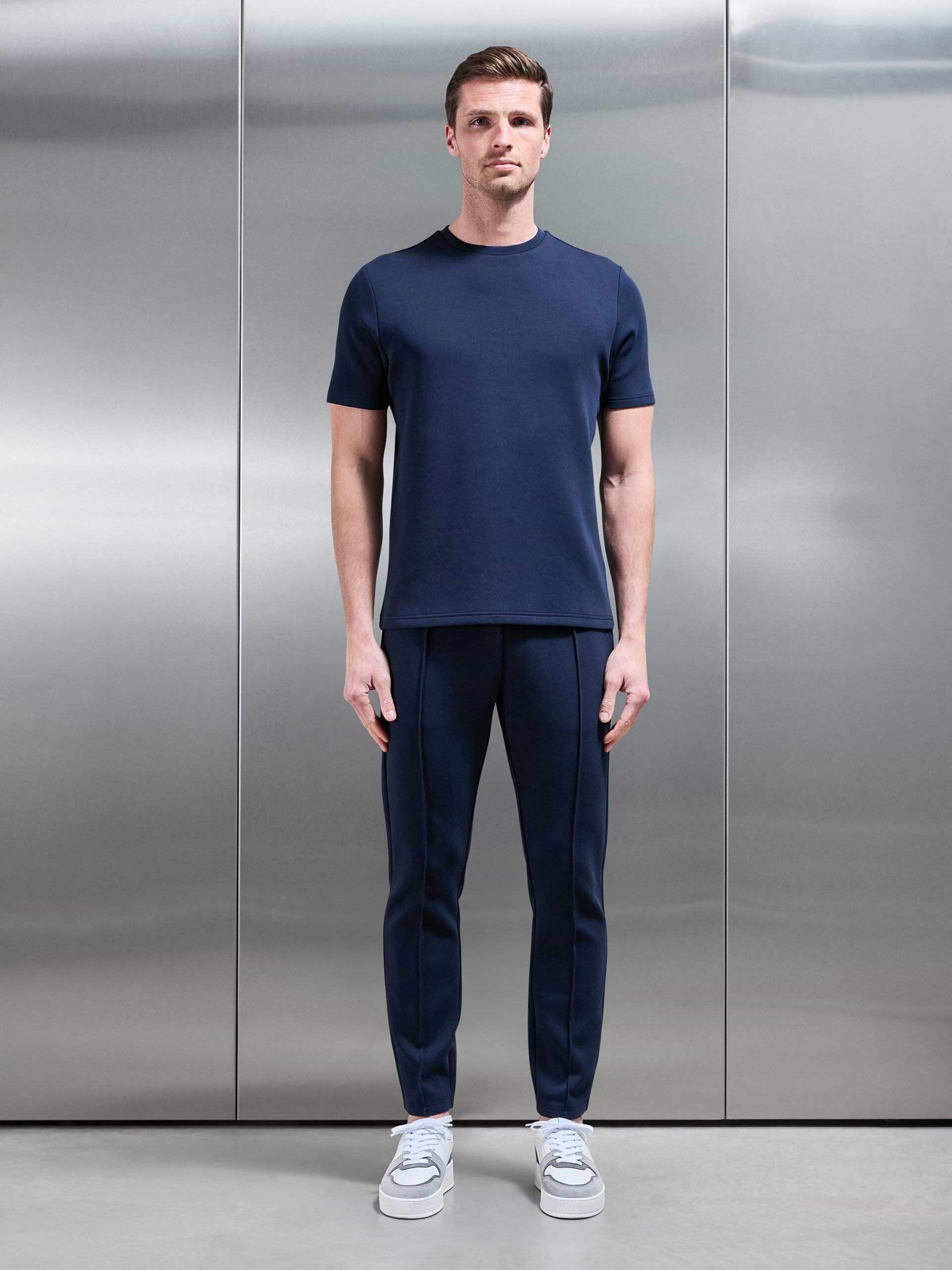Mens Everyday Luxe Slim Fit Jogger in Navy