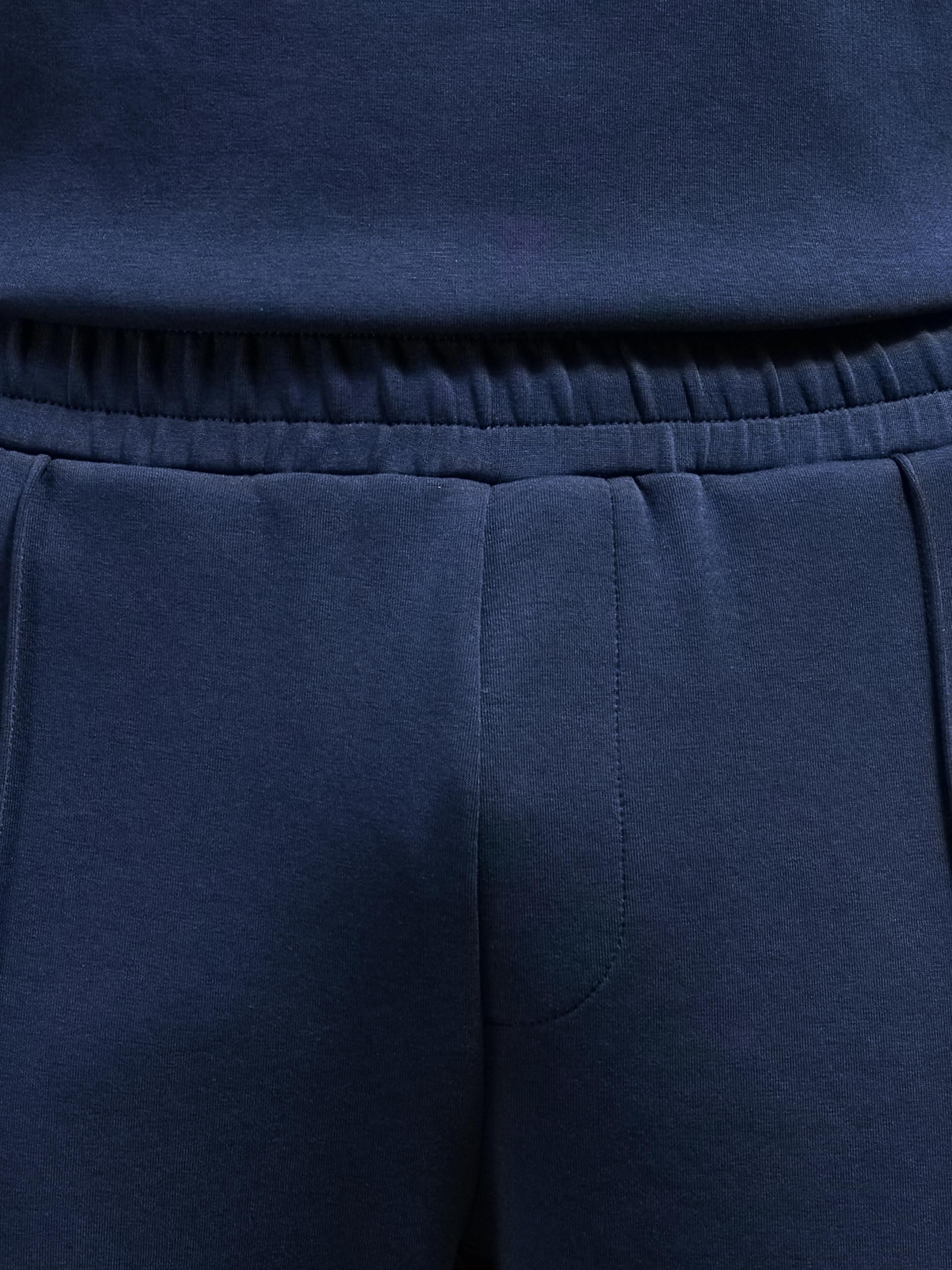 Mens Everyday Luxe Slim Fit Jogger in Navy