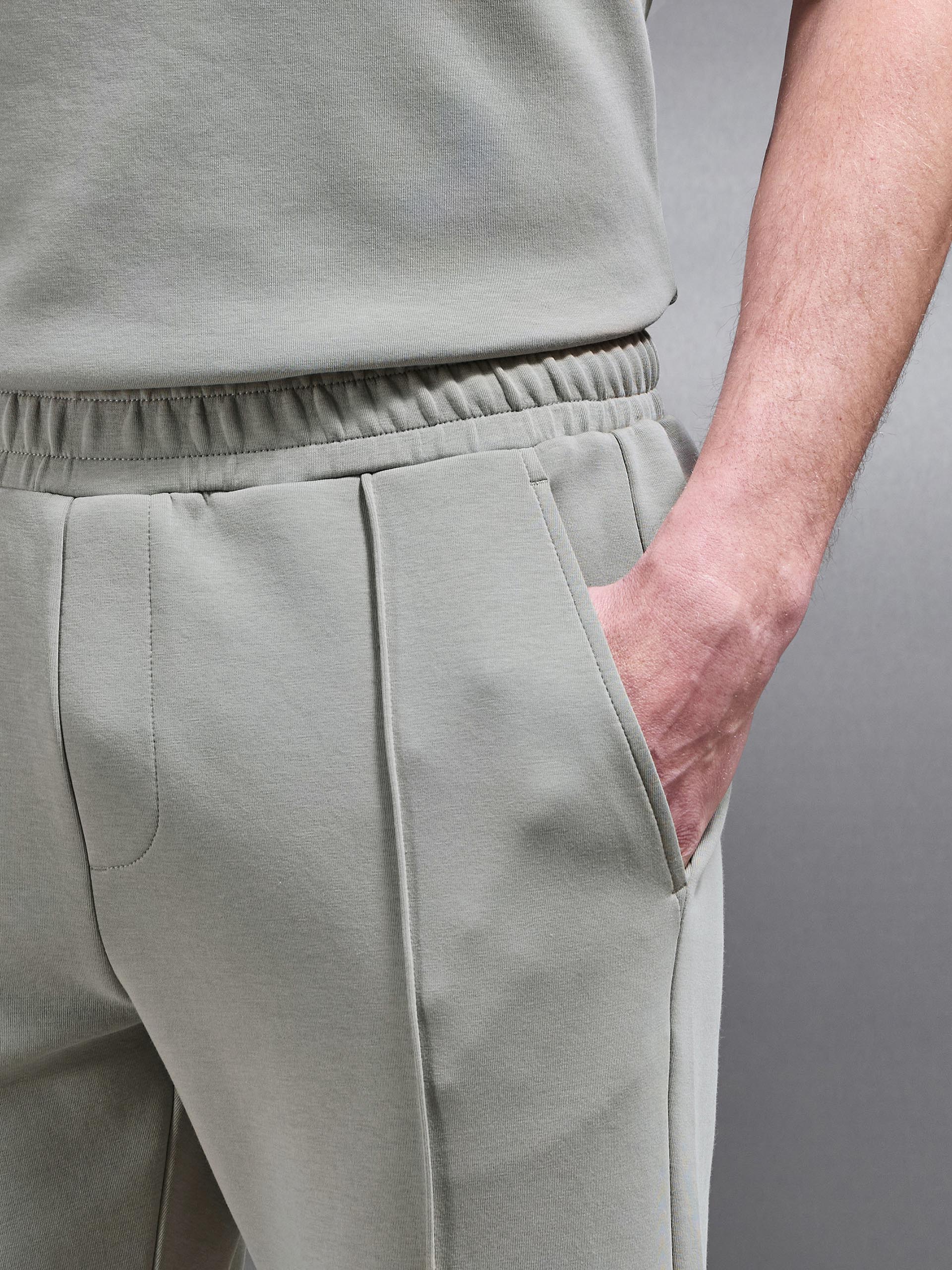 Mens Everyday Luxe Slim Fit Jogger in Stone