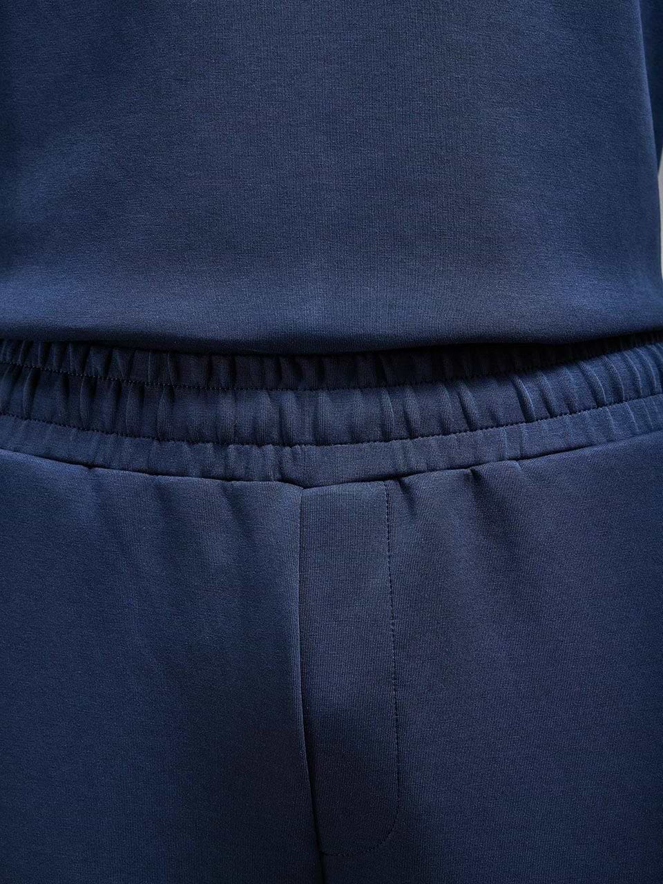 Everyday Luxe Straight Leg Jogger in Navy