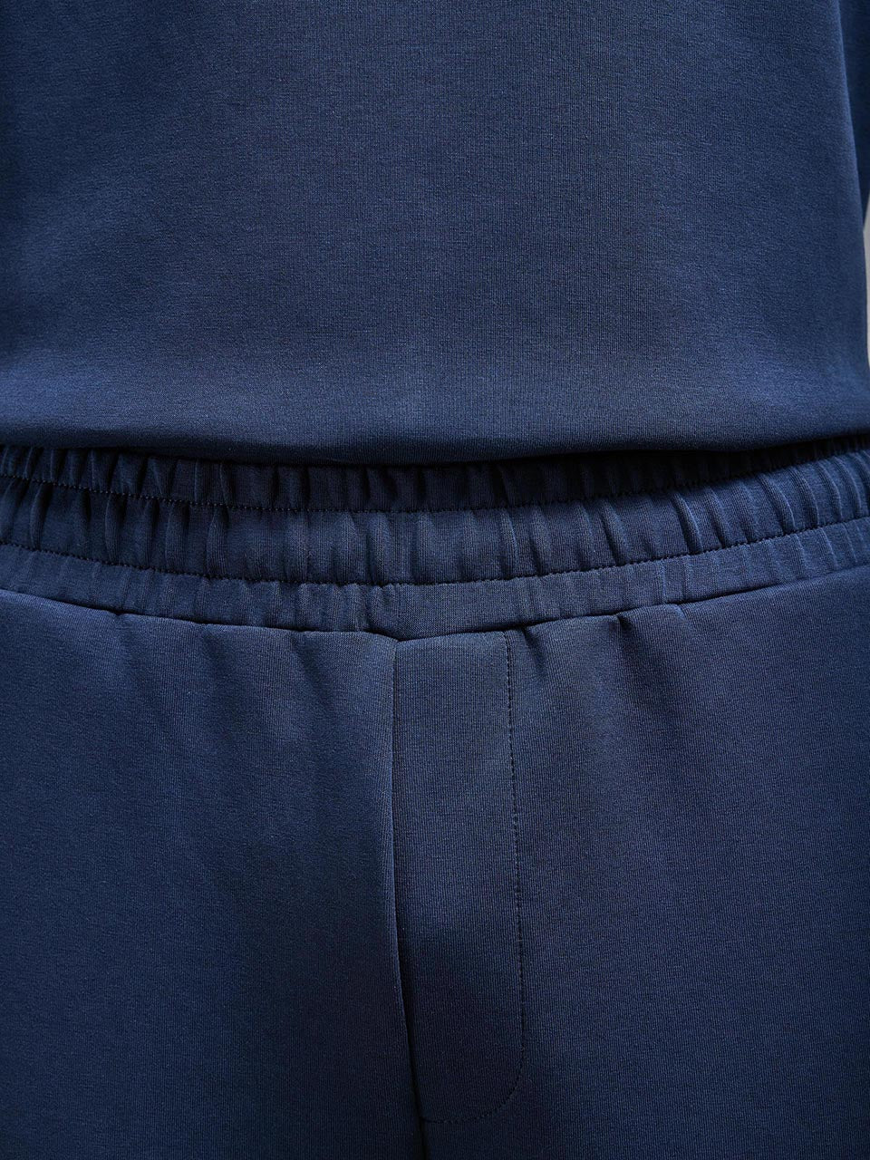 Mens Everyday Luxe Straight Leg Jogger in Navy