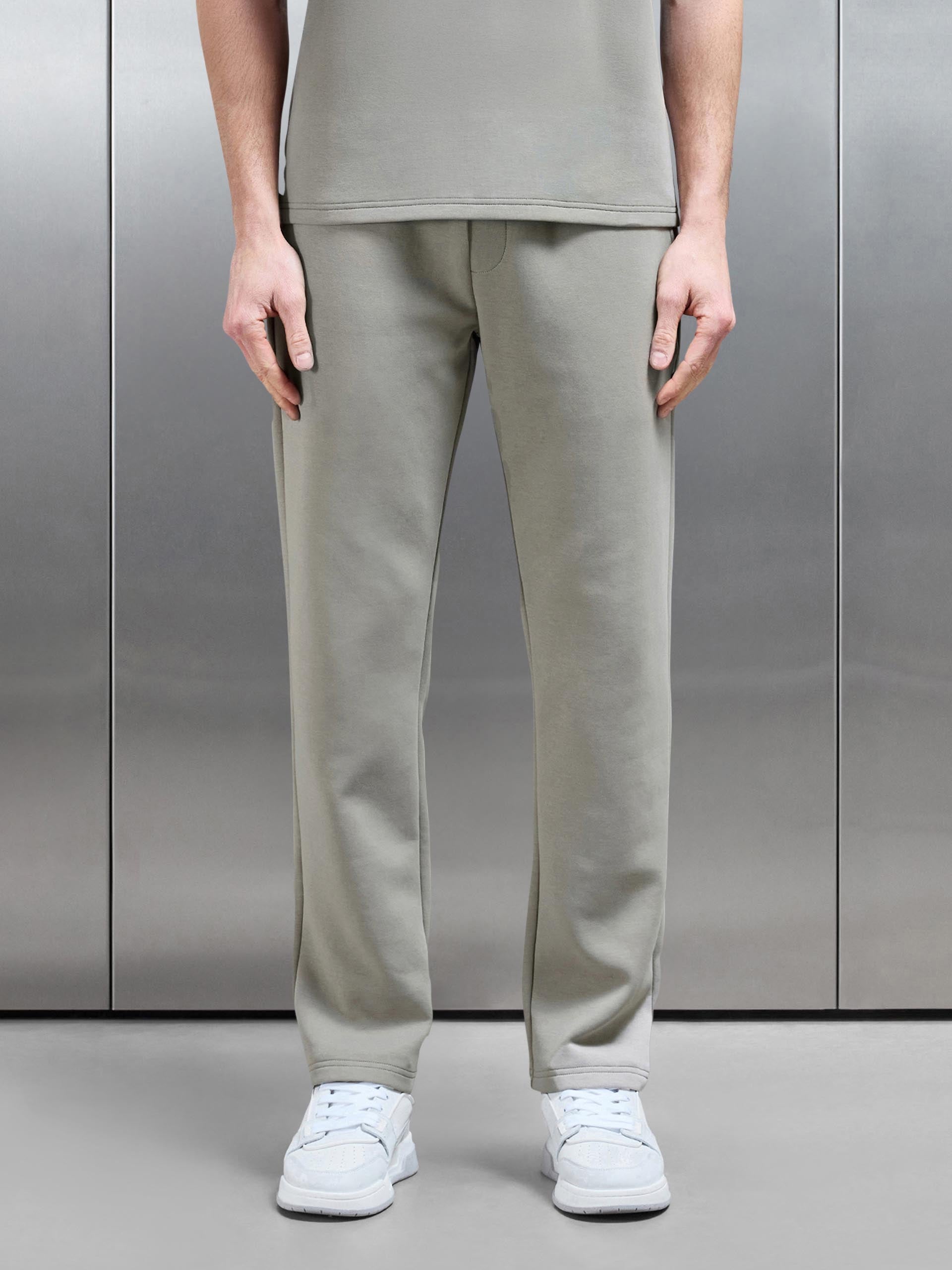 Mens Everyday Luxe Straight Leg Jogger in Stone