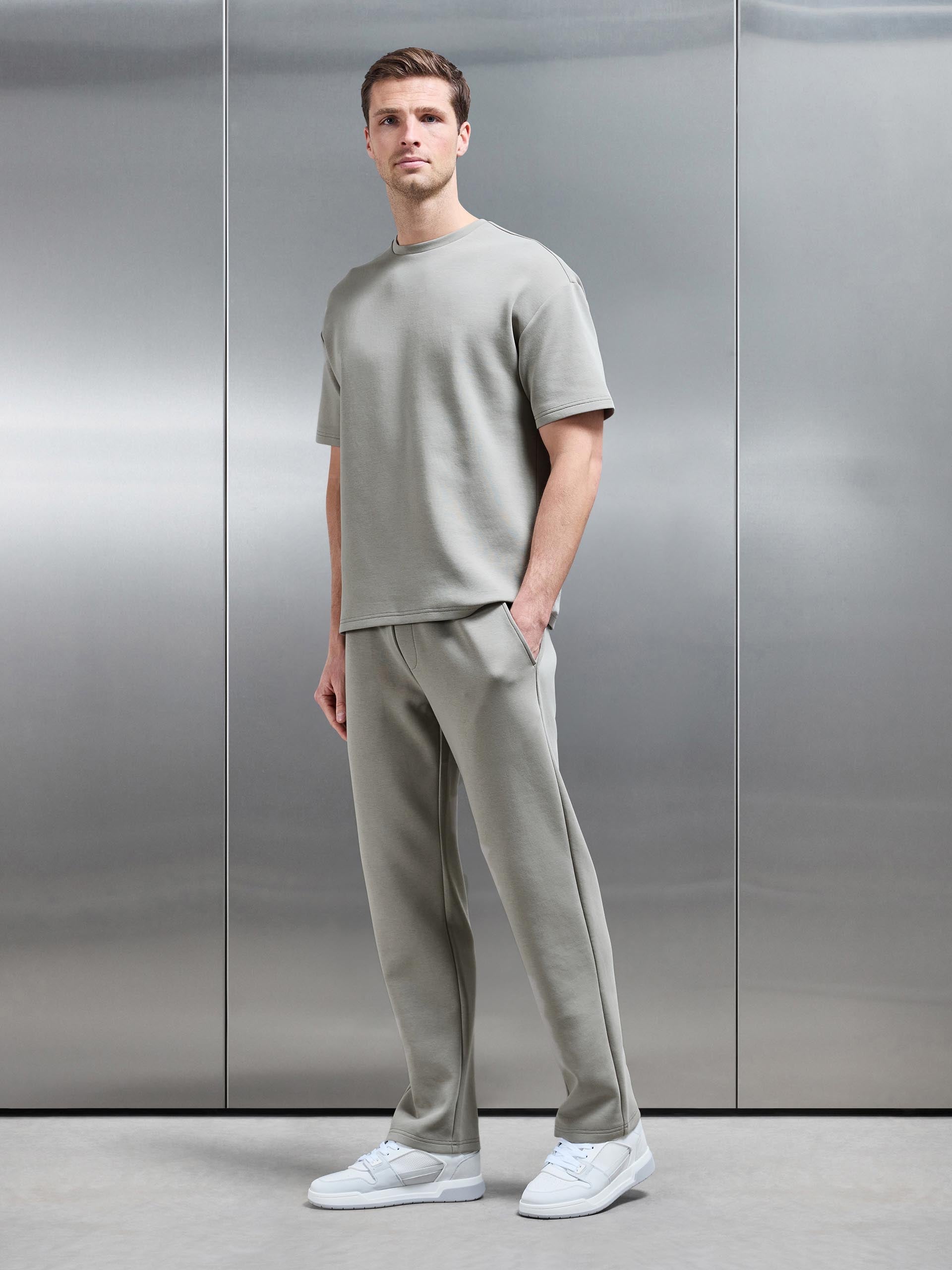 Mens Everyday Luxe Straight Leg Jogger in Stone