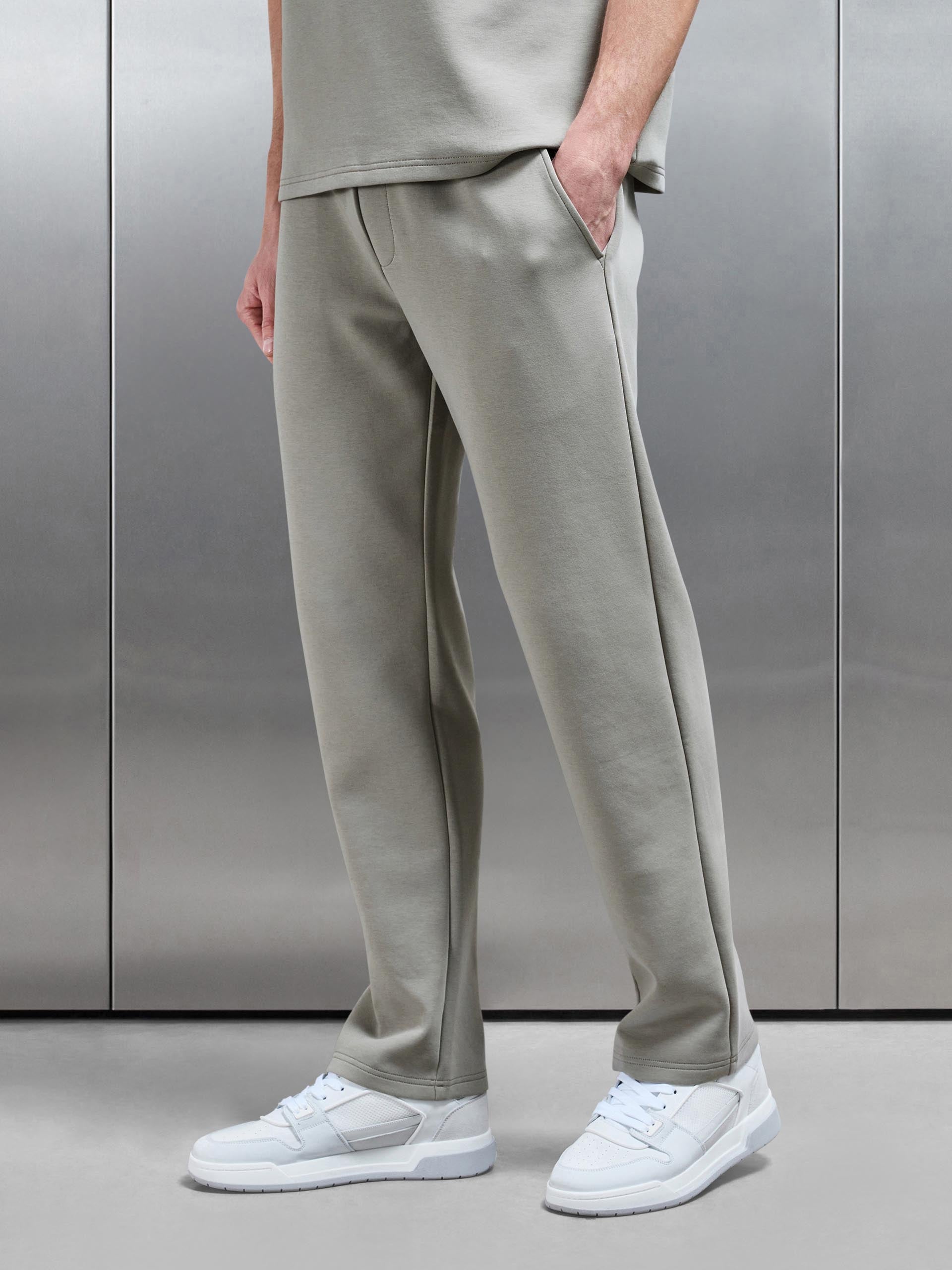 Mens Everyday Luxe Straight Leg Jogger in Stone