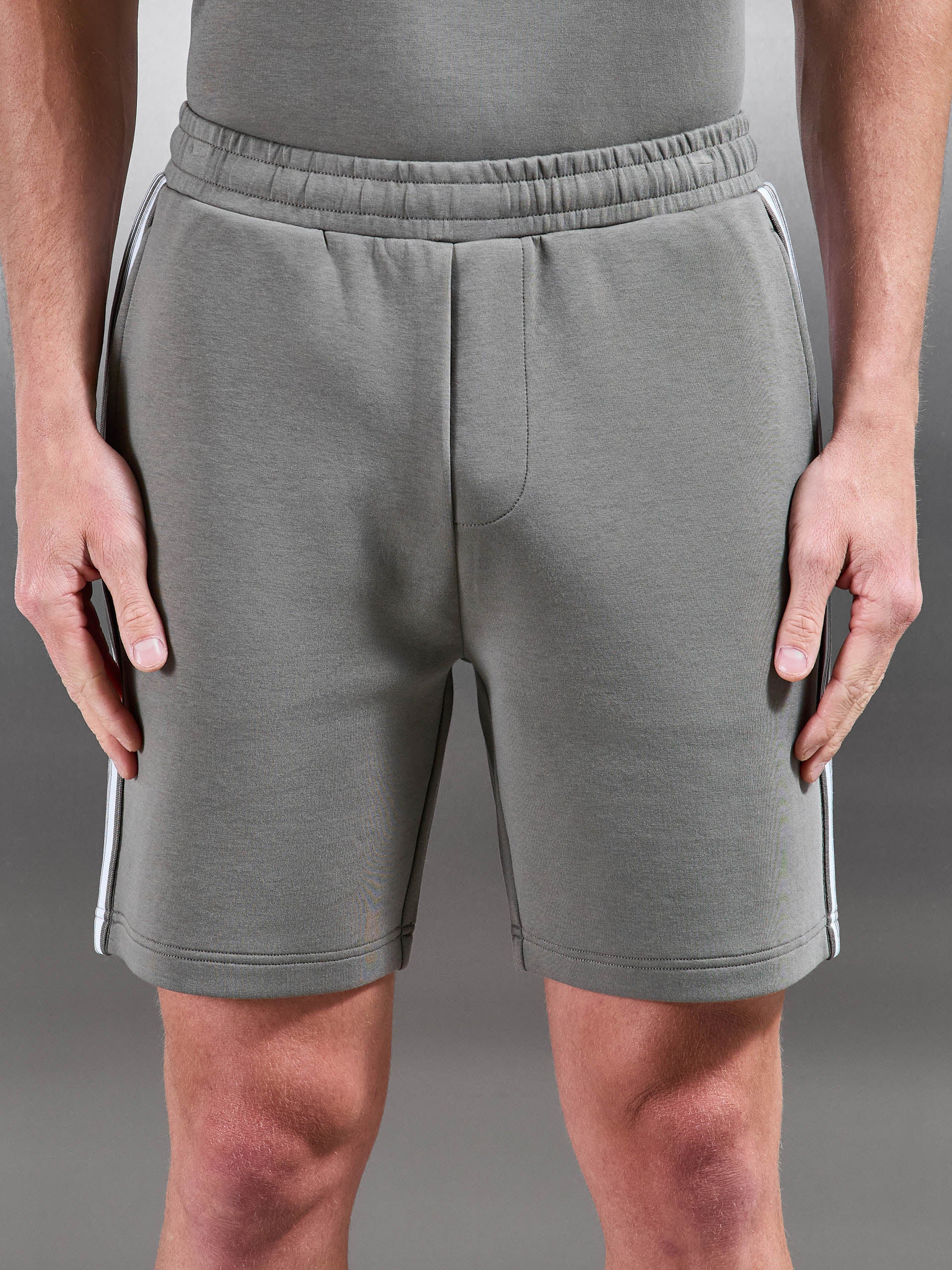 Mens Everyday Luxe Stripe Short in Olive