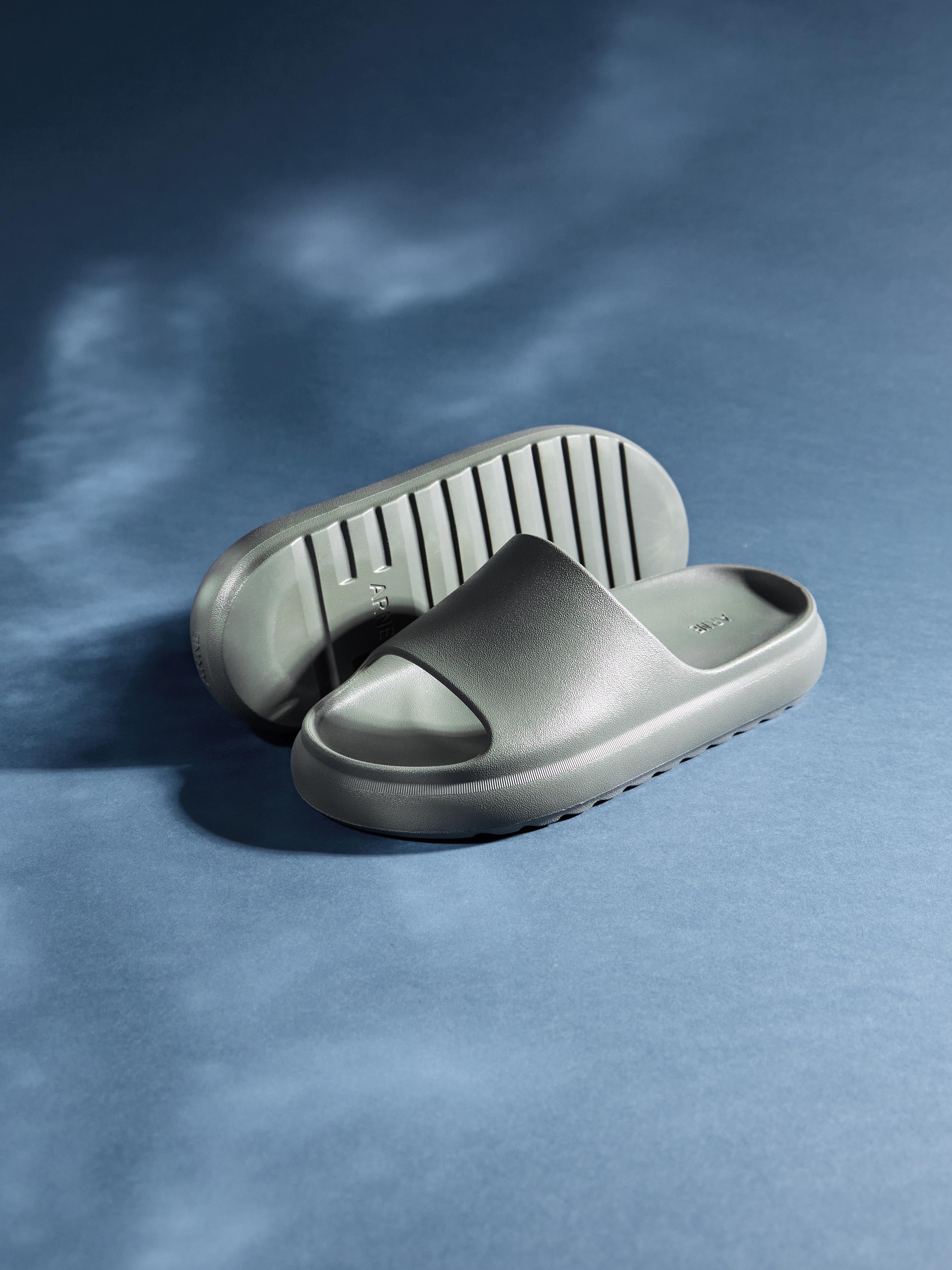 Mens Everyday Slider in Olive