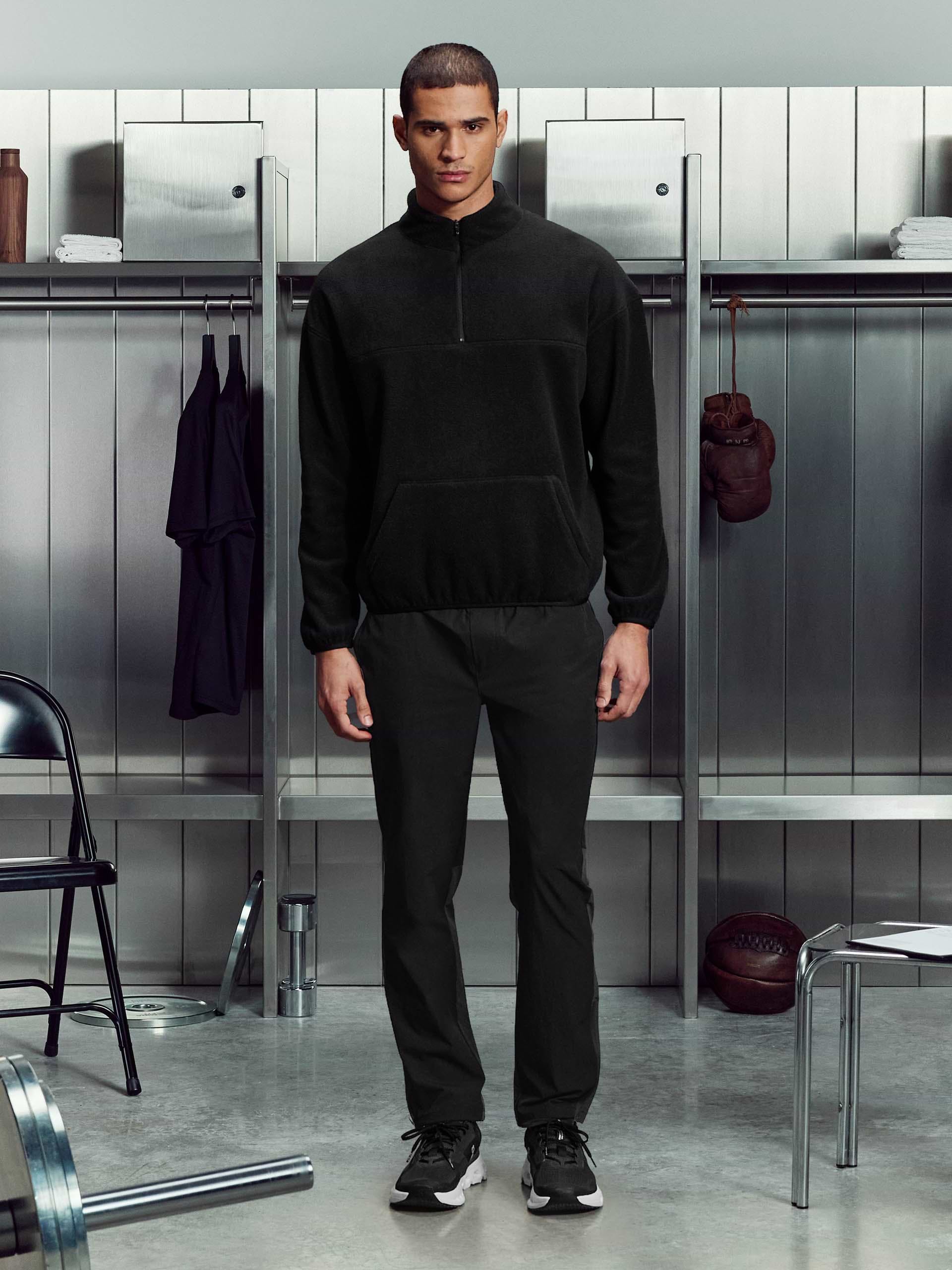 Mens Fleece Relaxed Fit Half Zip in Black