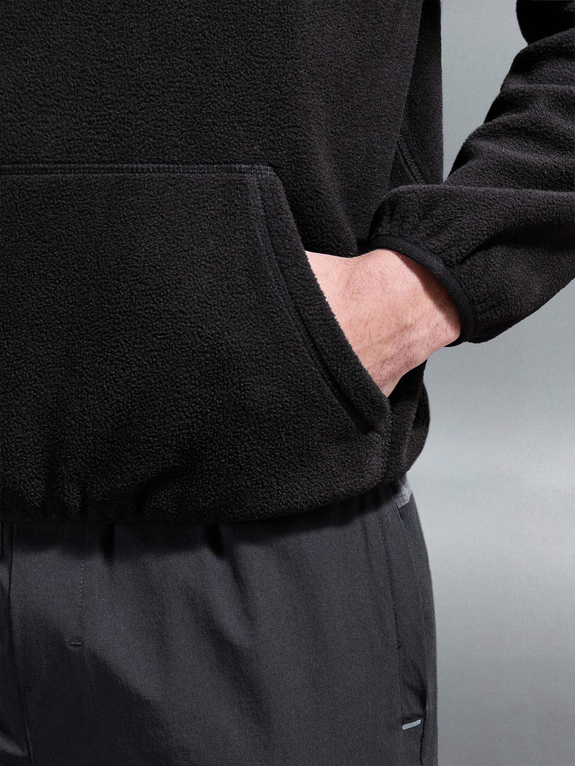 Mens Fleece Relaxed Fit Half Zip in Black
