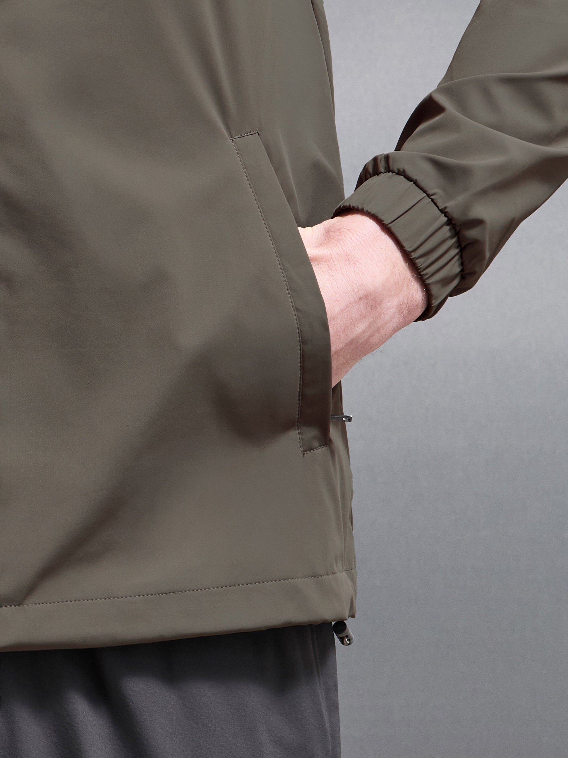 Mens Flex Shell Windbreaker in Olive