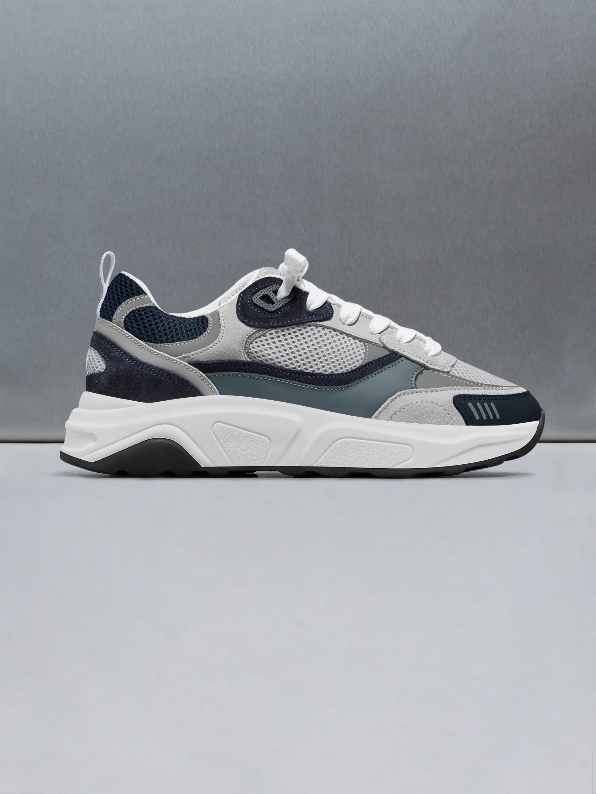 Mens Flow Runner in Air Force Blue