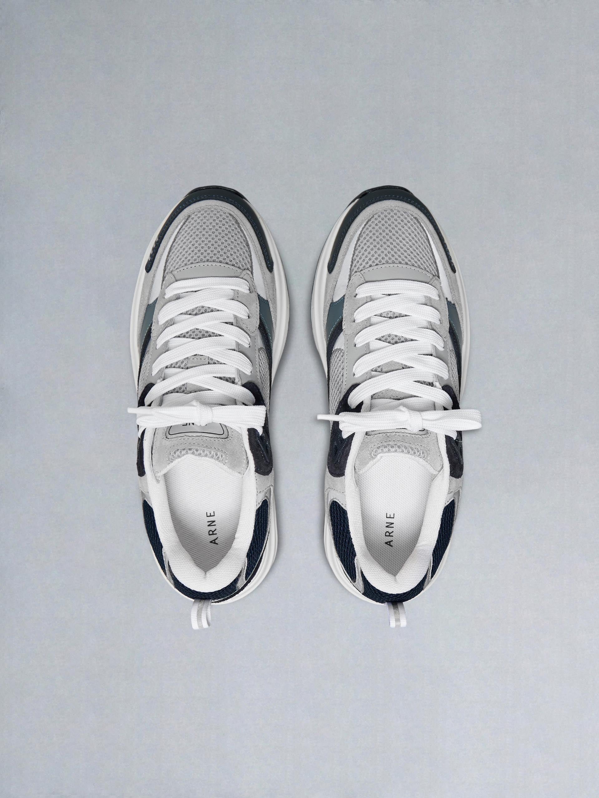 Mens Flow Runner in Air Force Blue