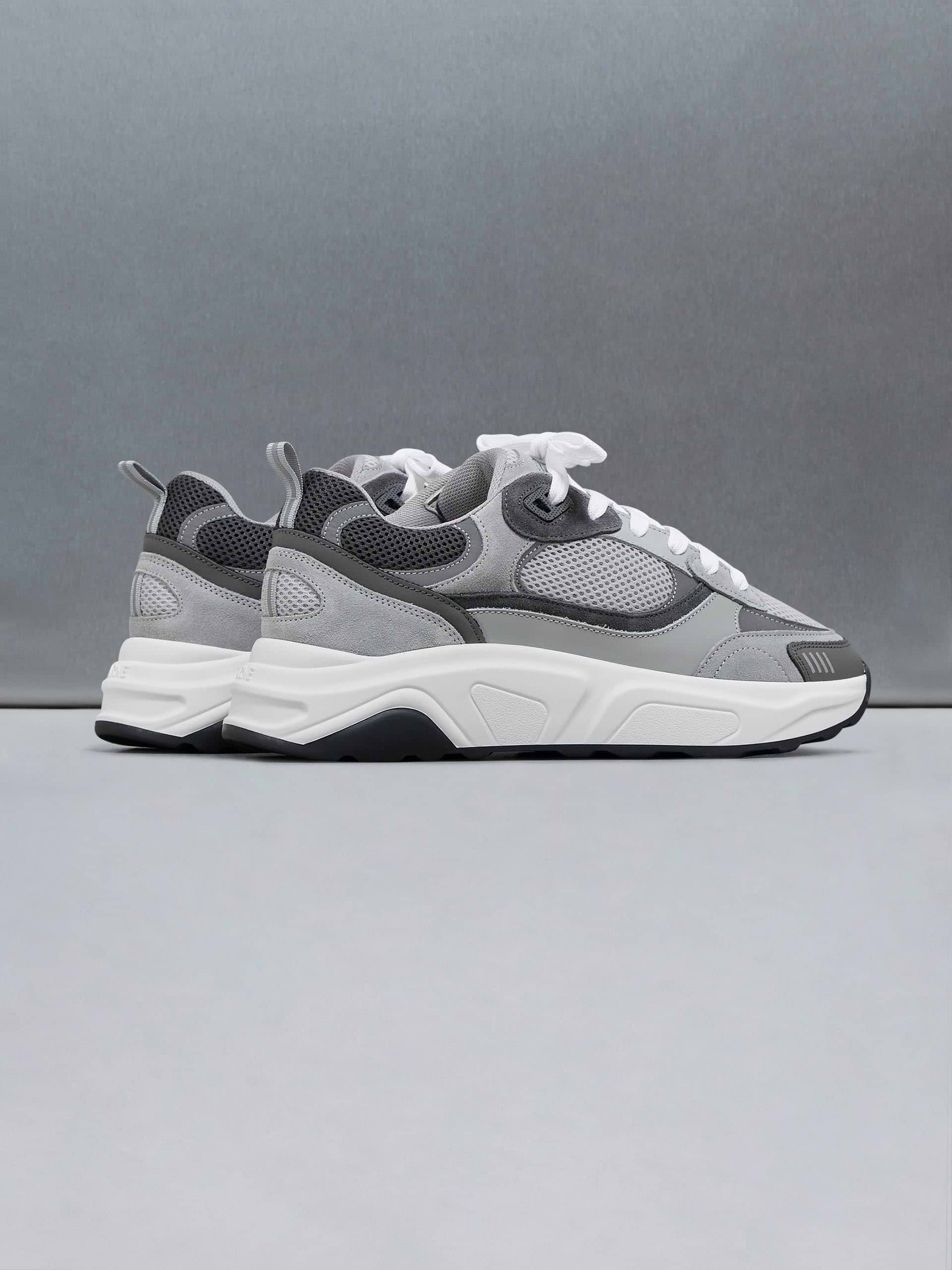 Flow Runner in Grey