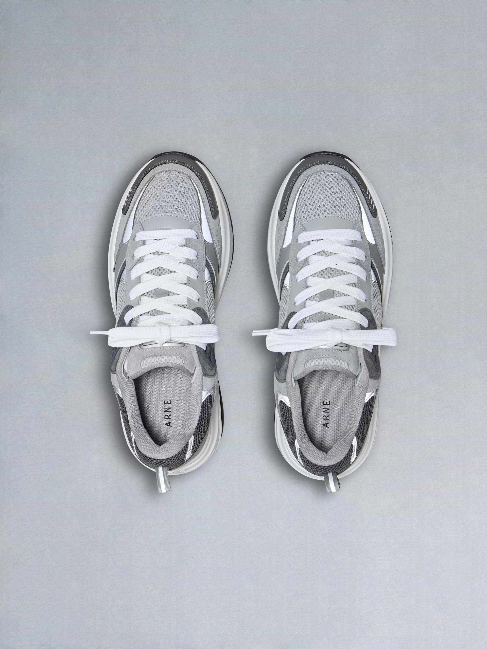 Flow Runner in Grey