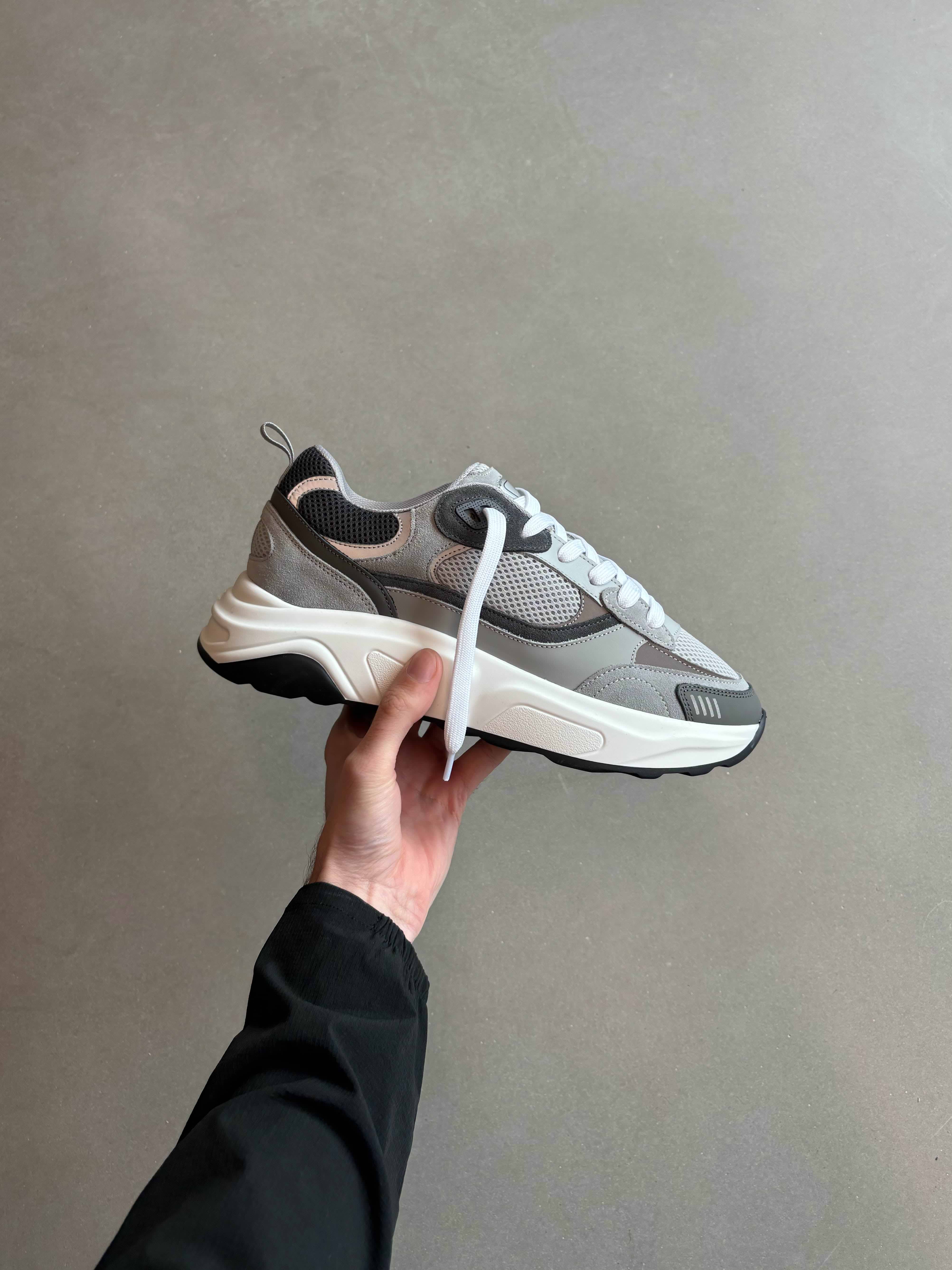 Flow Runner in Grey