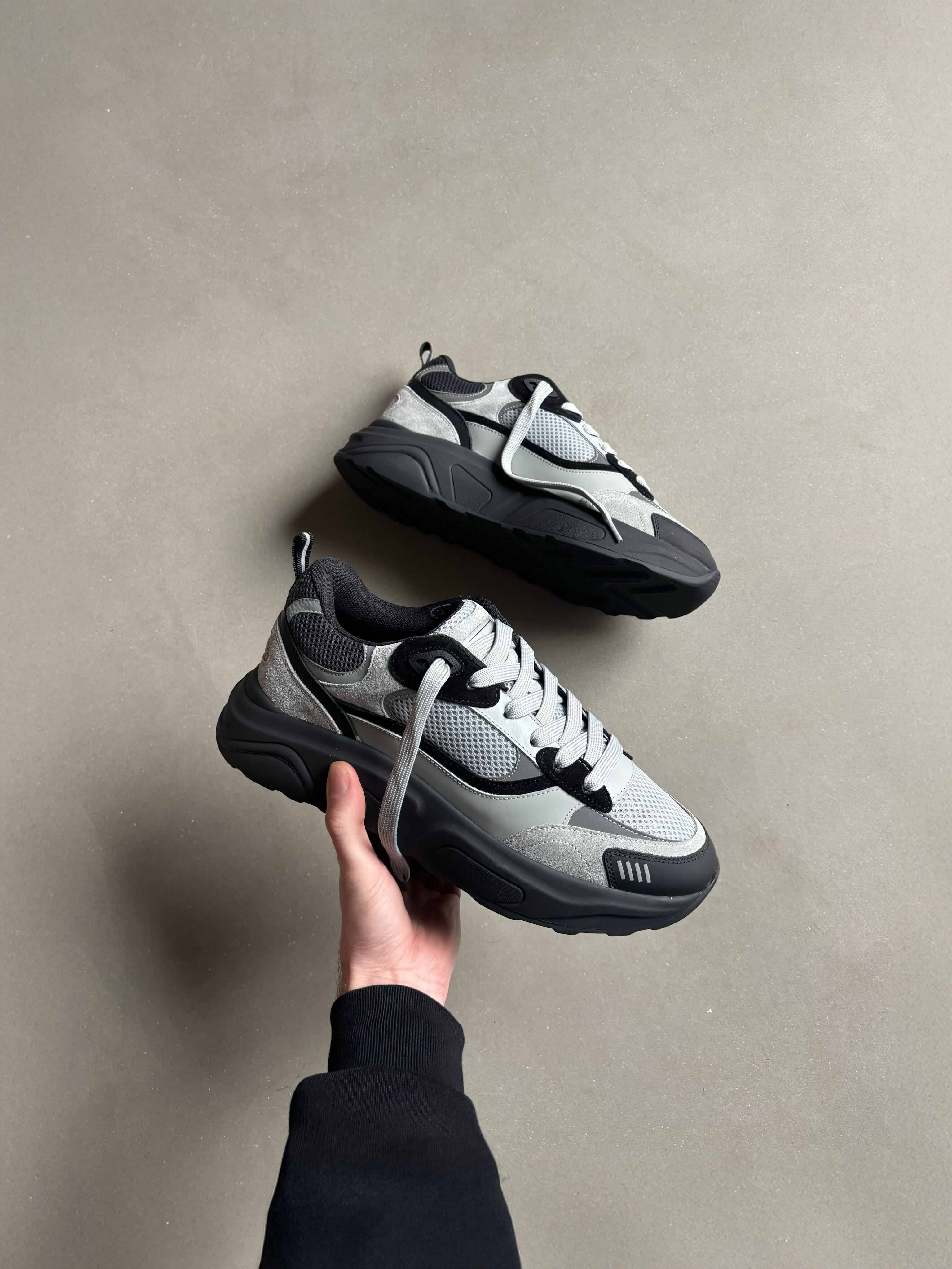 Flow Runner in Midnight Grey