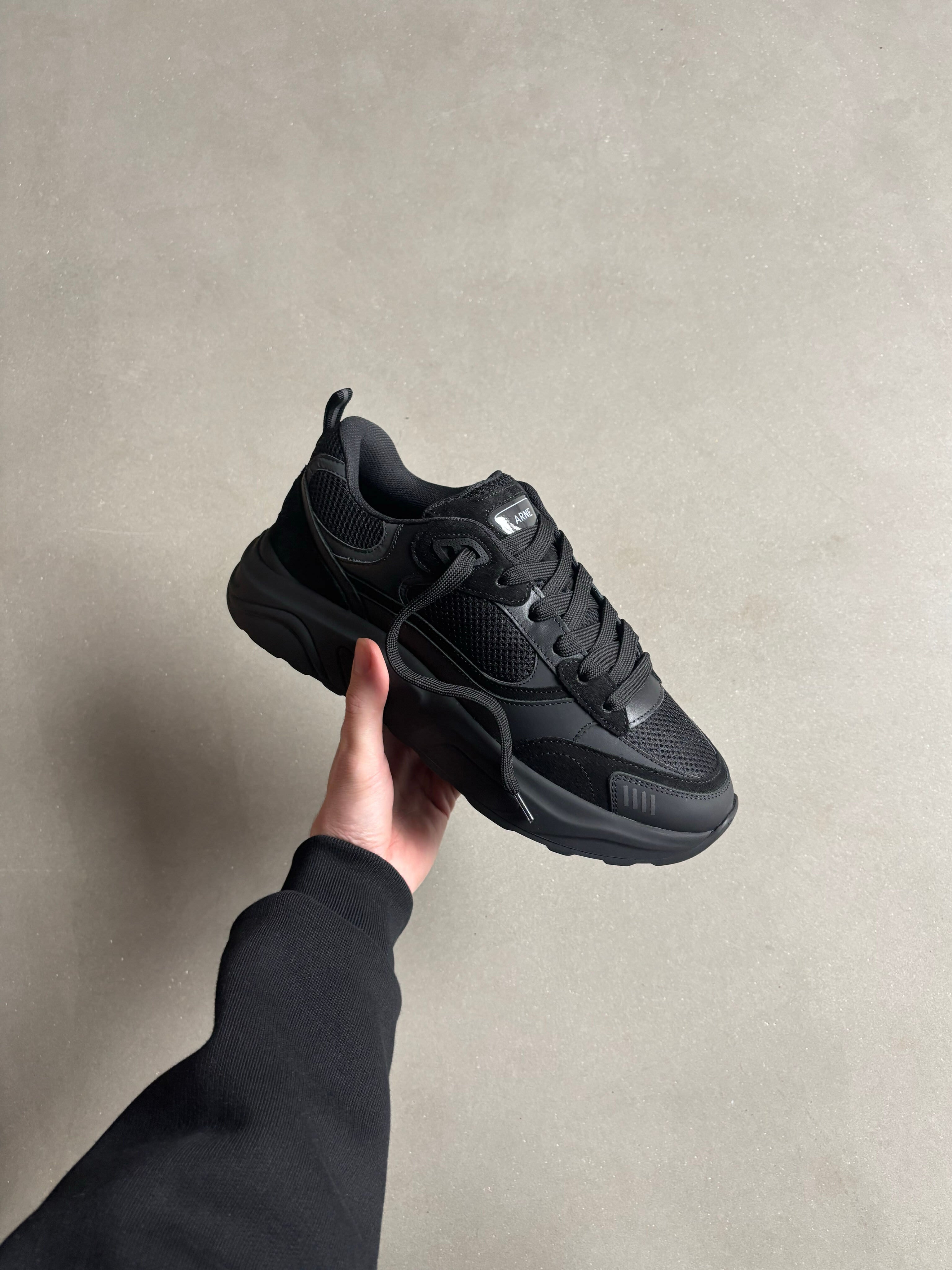 Mens Flow Runner in Triple Black