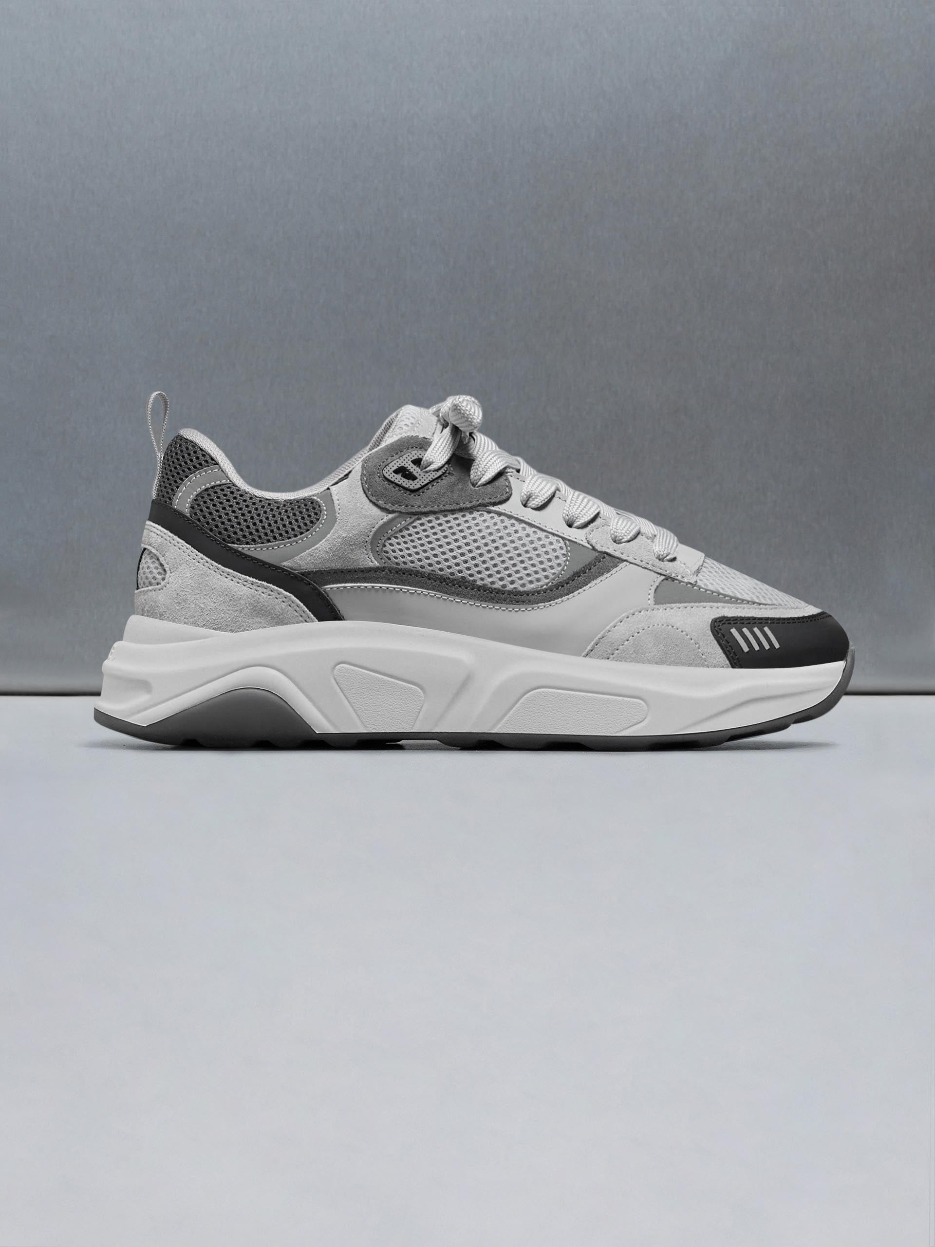 Mens Flow Runner in Triple Grey