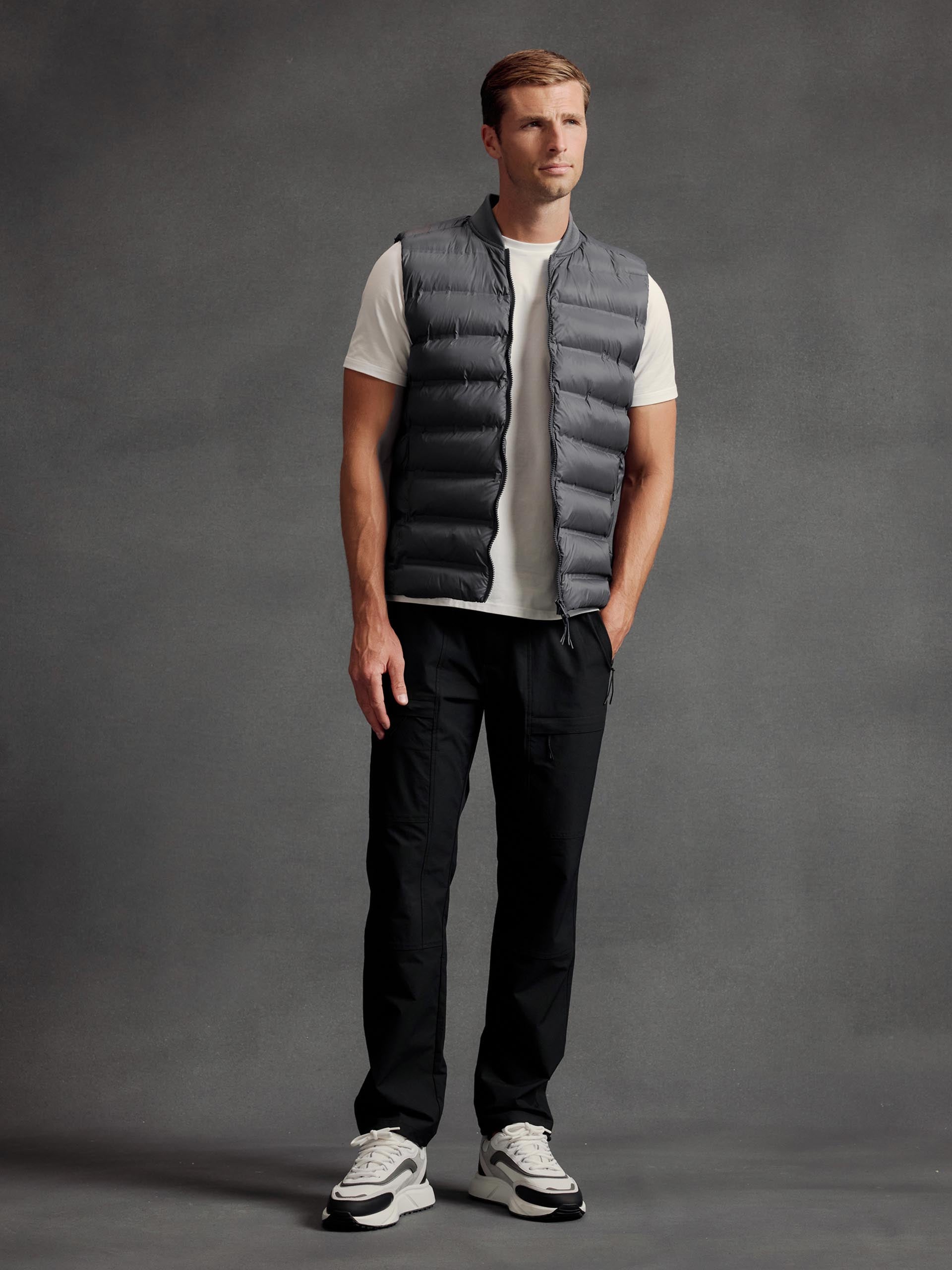 Mens Front Pocket Technical Cargo Pant in Black