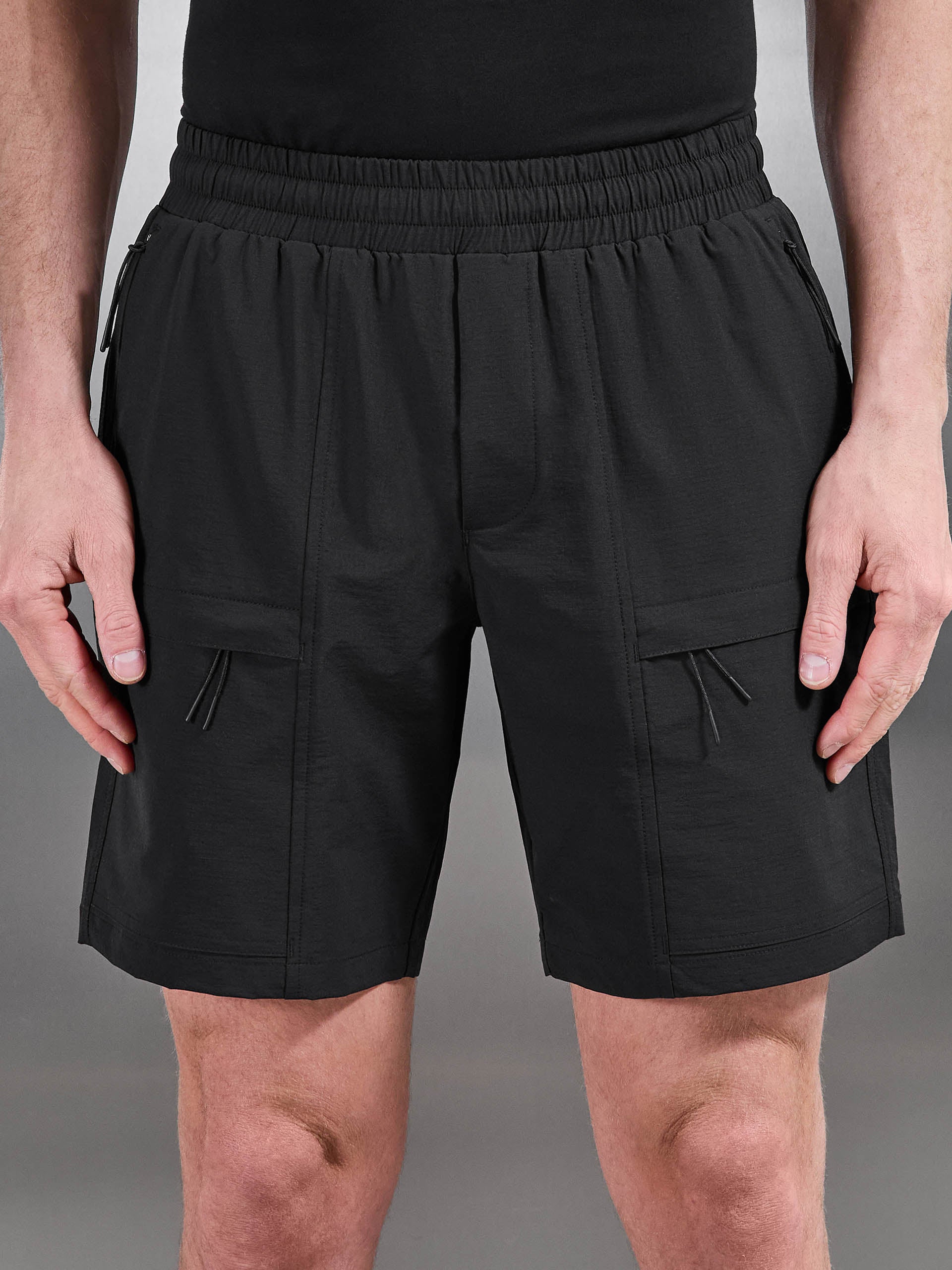 Mens Front Pocket Technical Cargo Short in Black