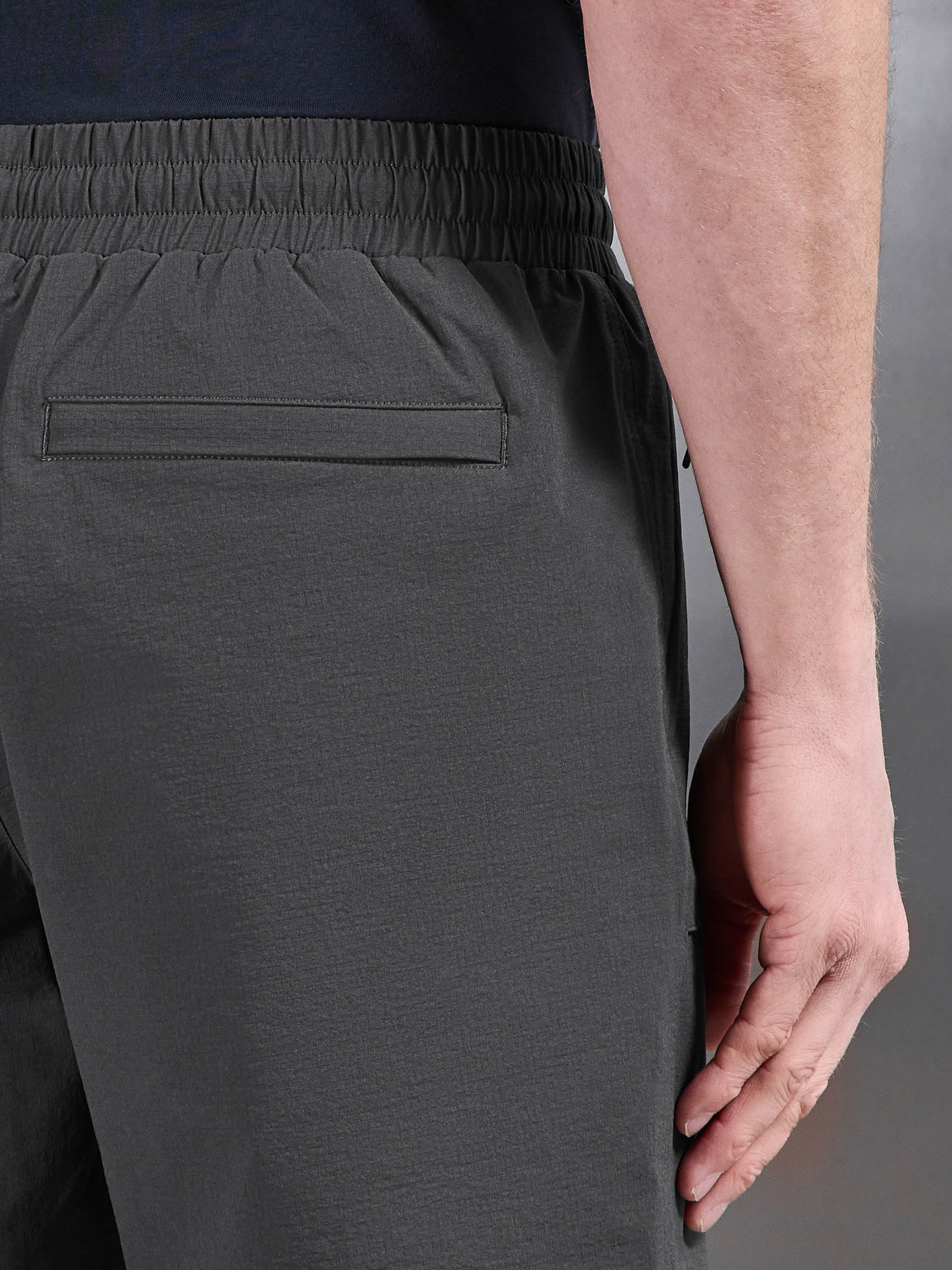 Mens Front Pocket Technical Cargo Short in Grey