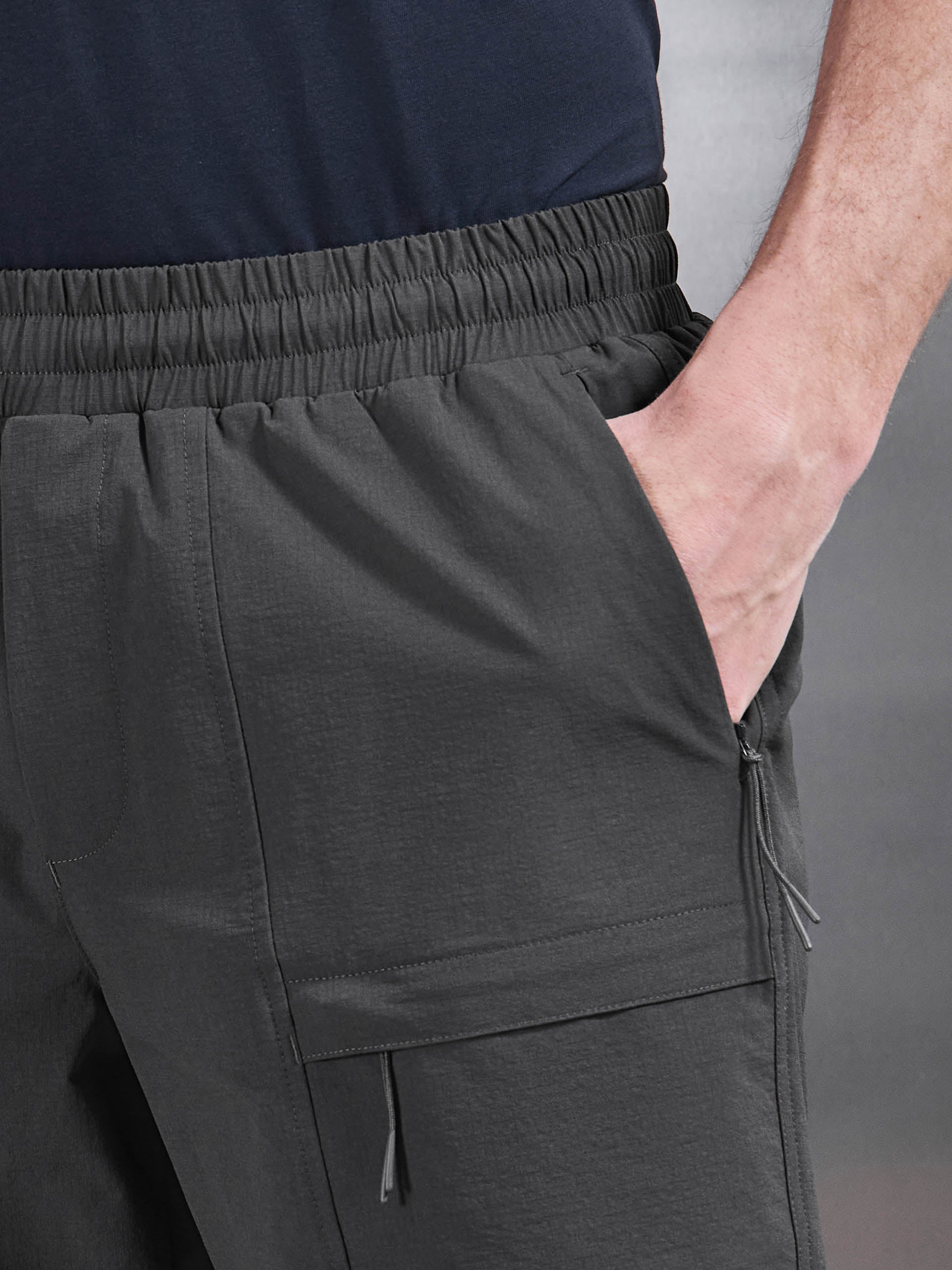 Mens Front Pocket Technical Cargo Short in Grey
