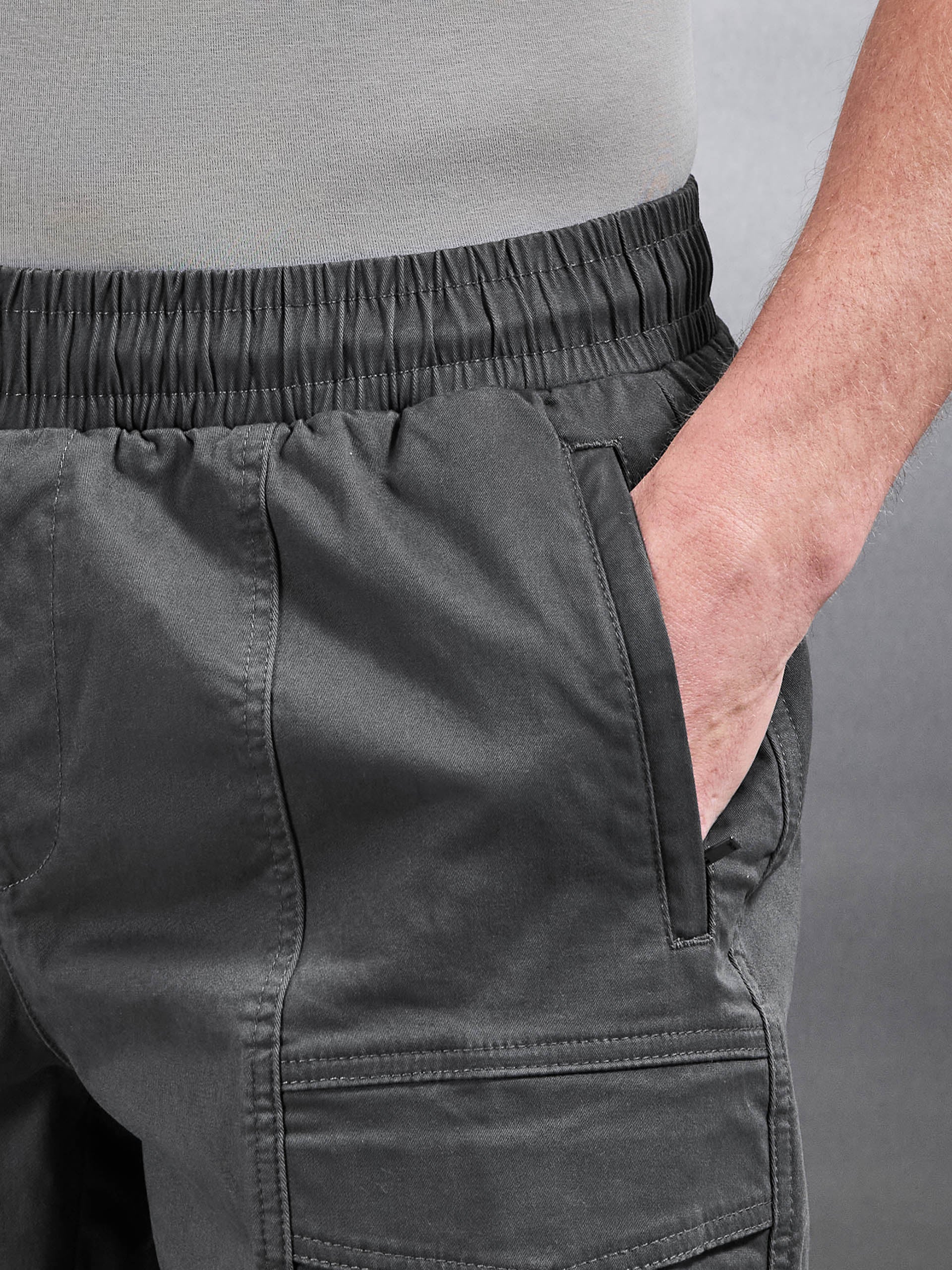 Mens Front Stitch Cotton Cargo Short in Grey