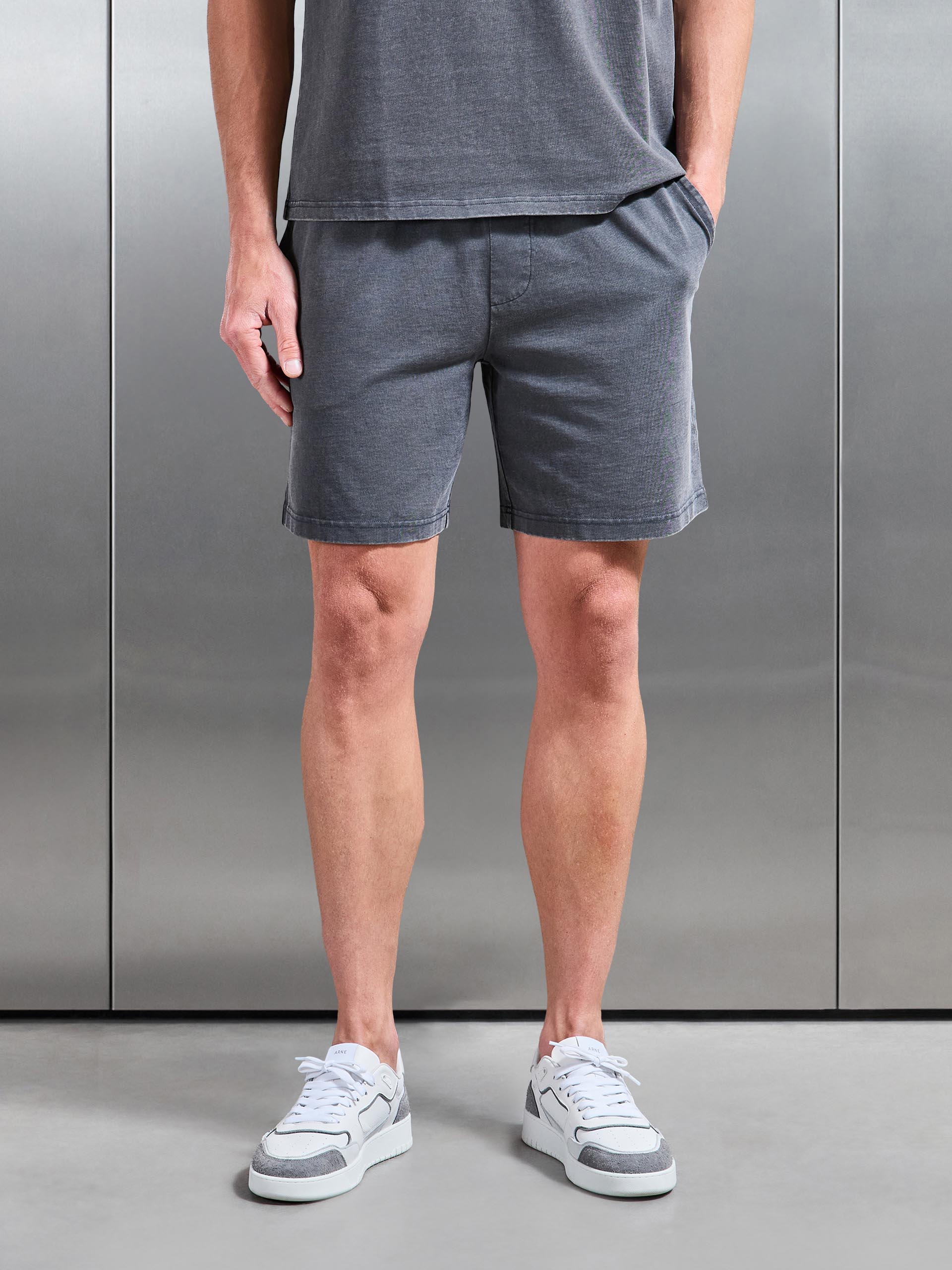 Mens Garment Dye Relaxed Short in Grey
