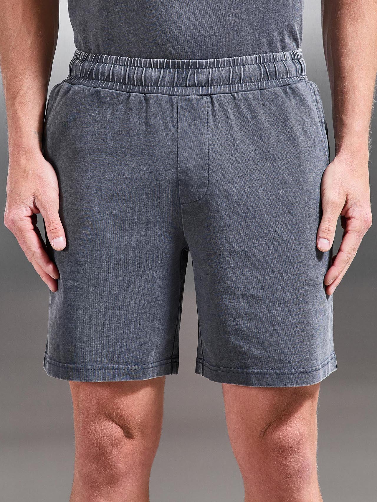 Mens Garment Dye Relaxed Short in Grey