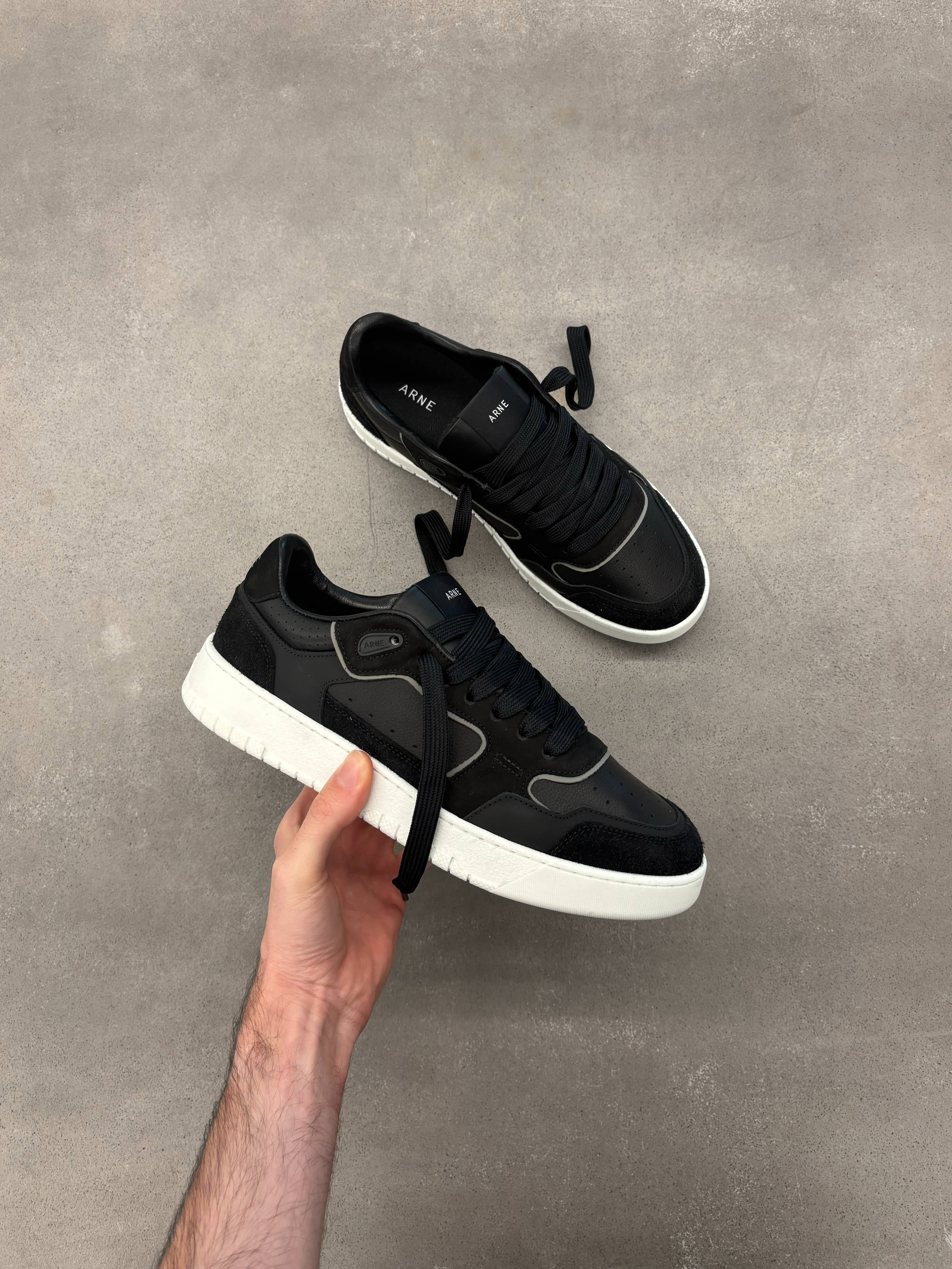 Mens Hoop Trainer in Black