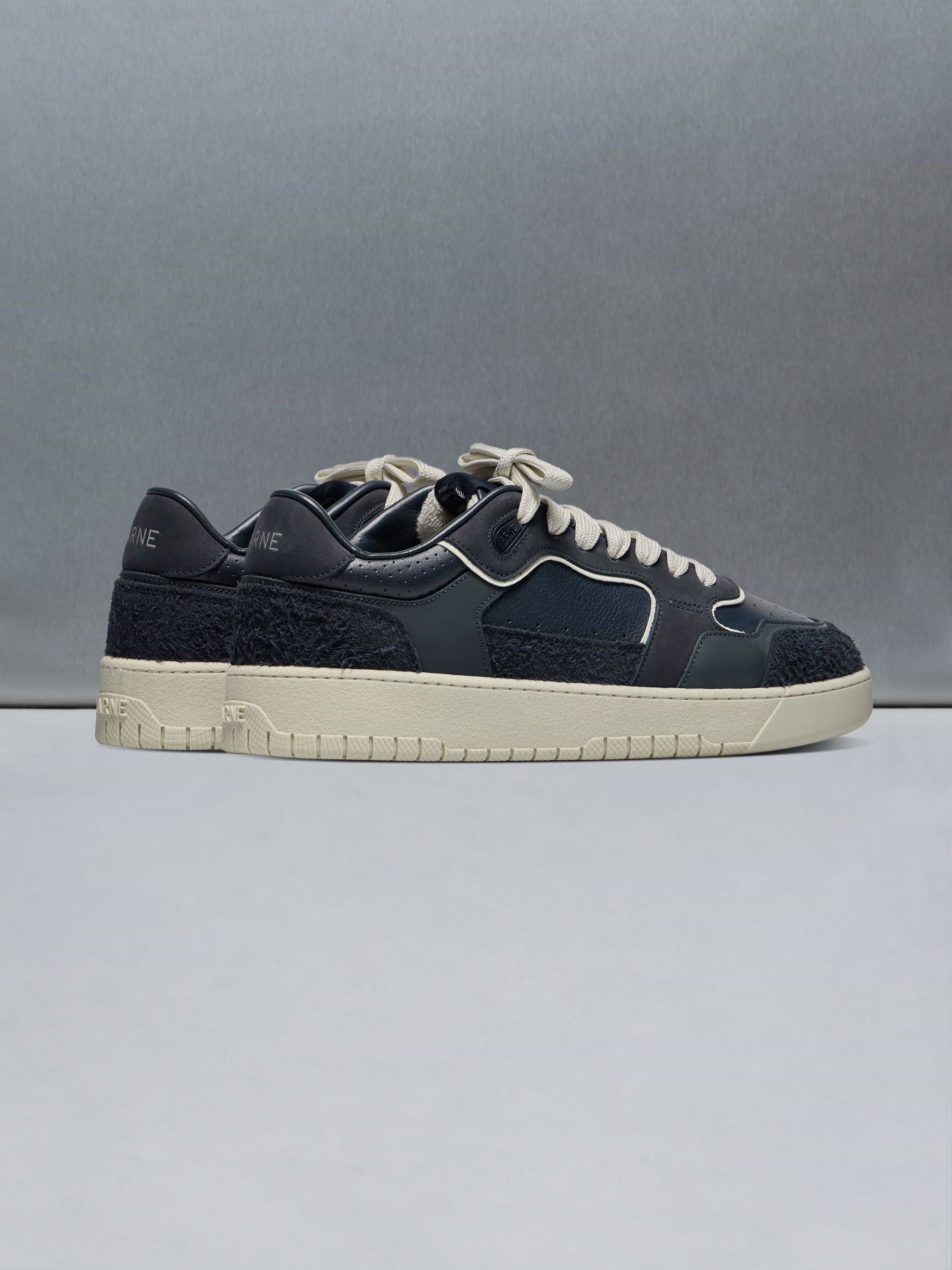 Hoop Trainer in Navy Beige