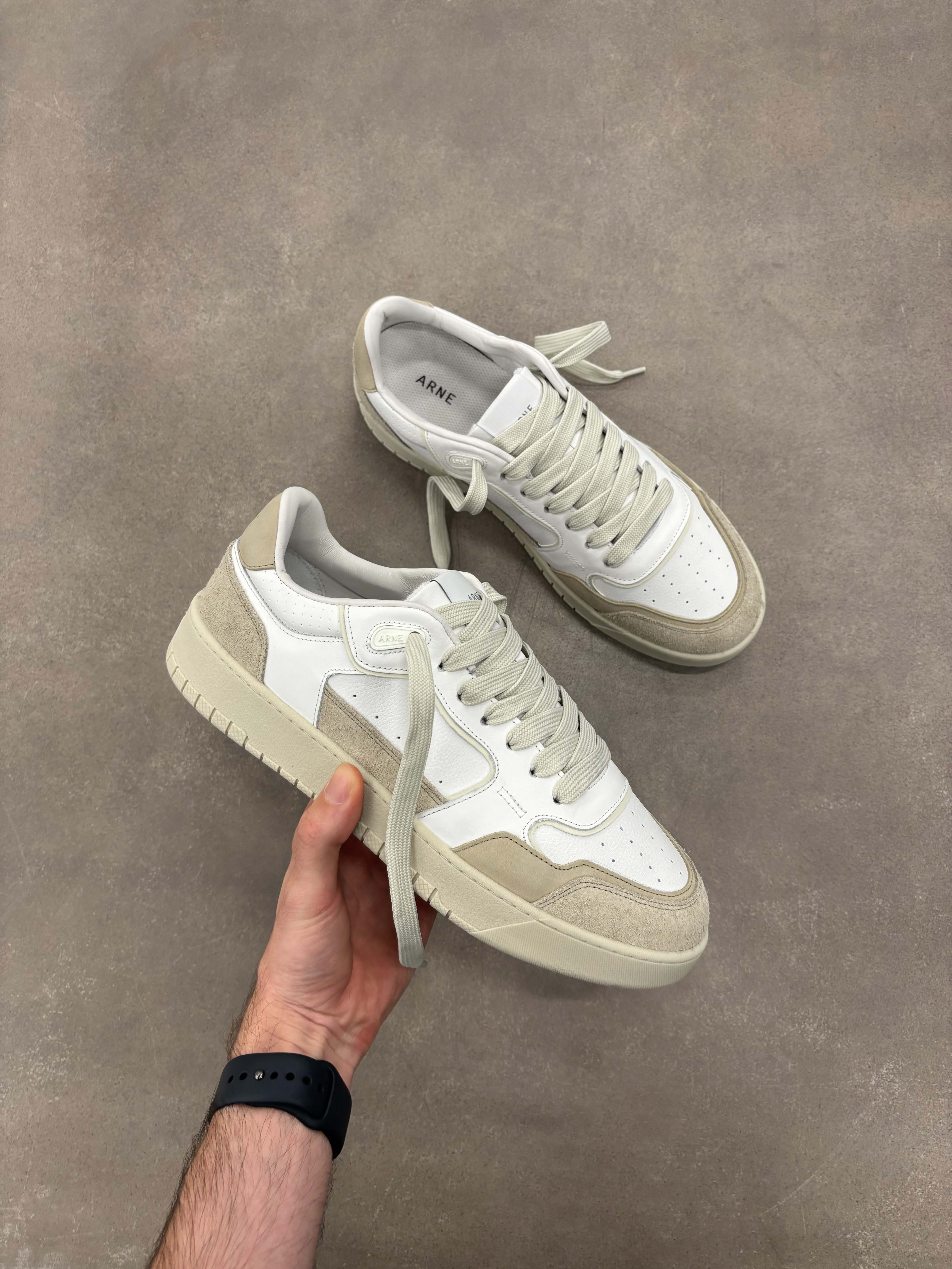 Hoop Trainer in White Beige