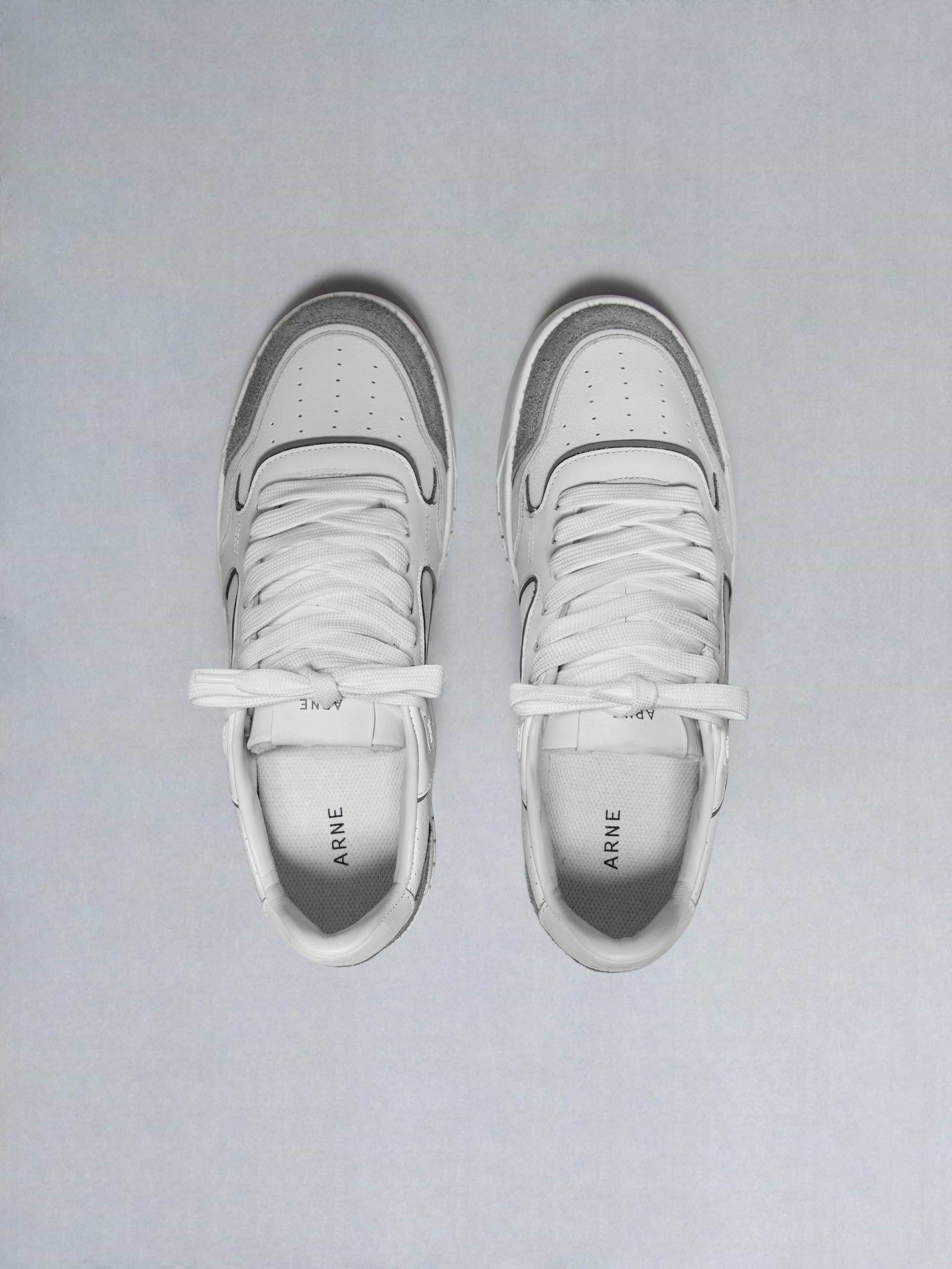 Hoop Trainer in White Grey