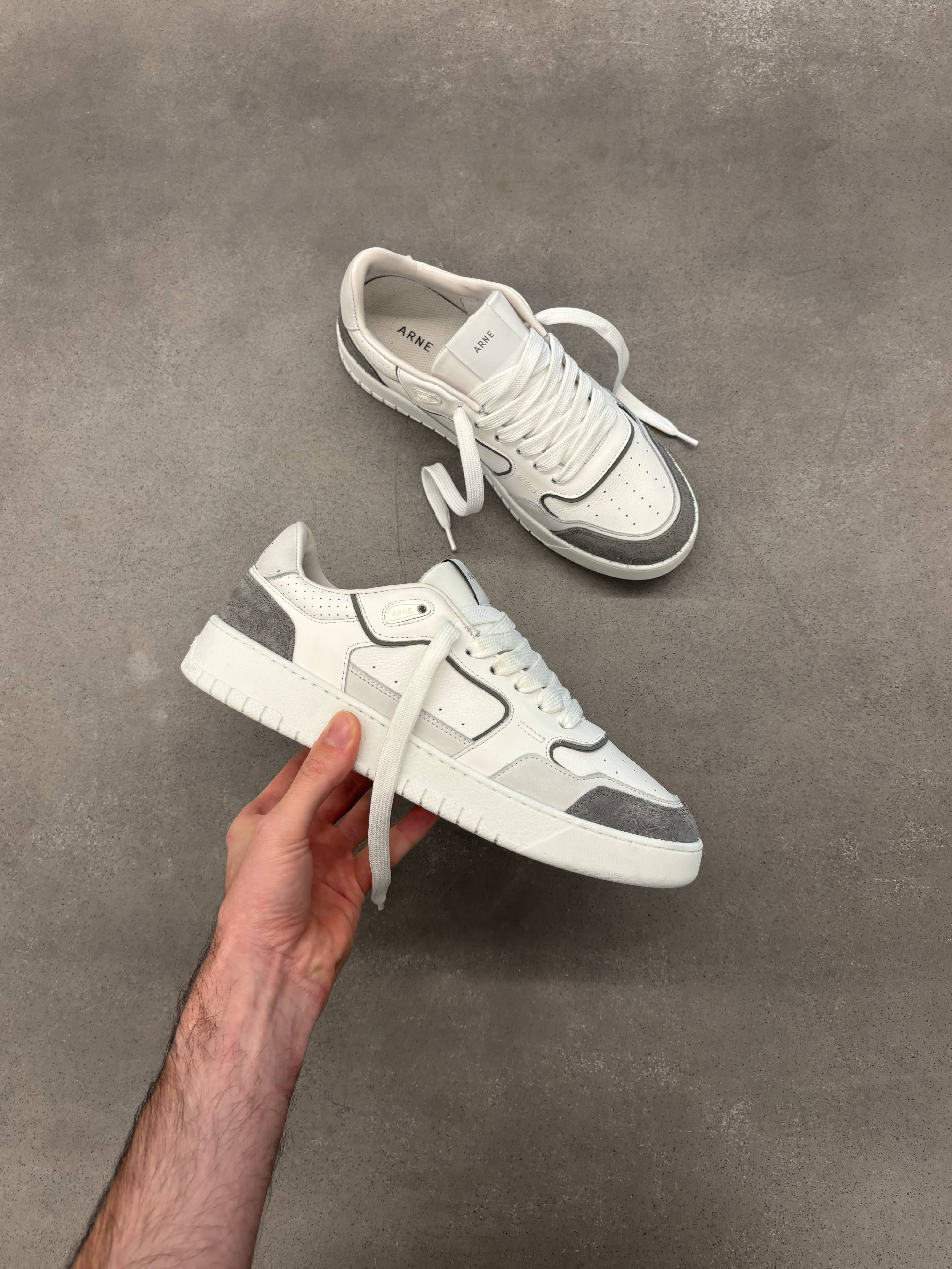 Mens Hoop Trainer in White Grey