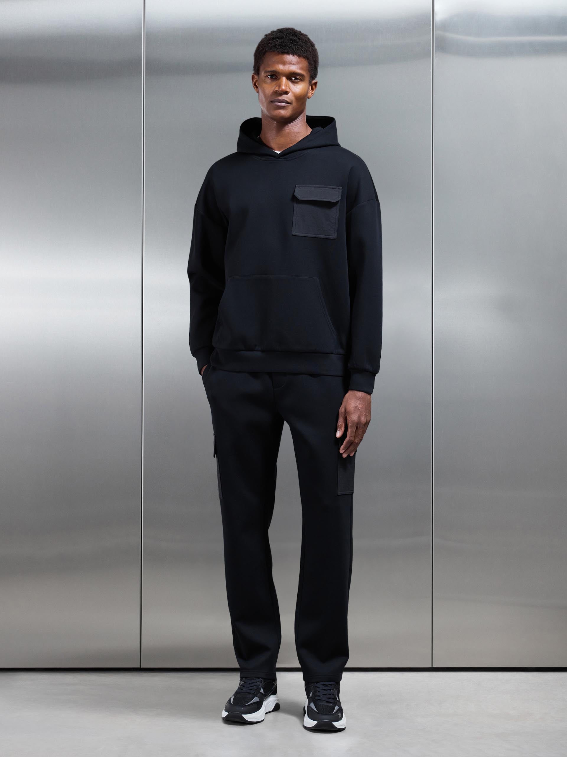 Mens Hybrid Cargo Jogger in Black
