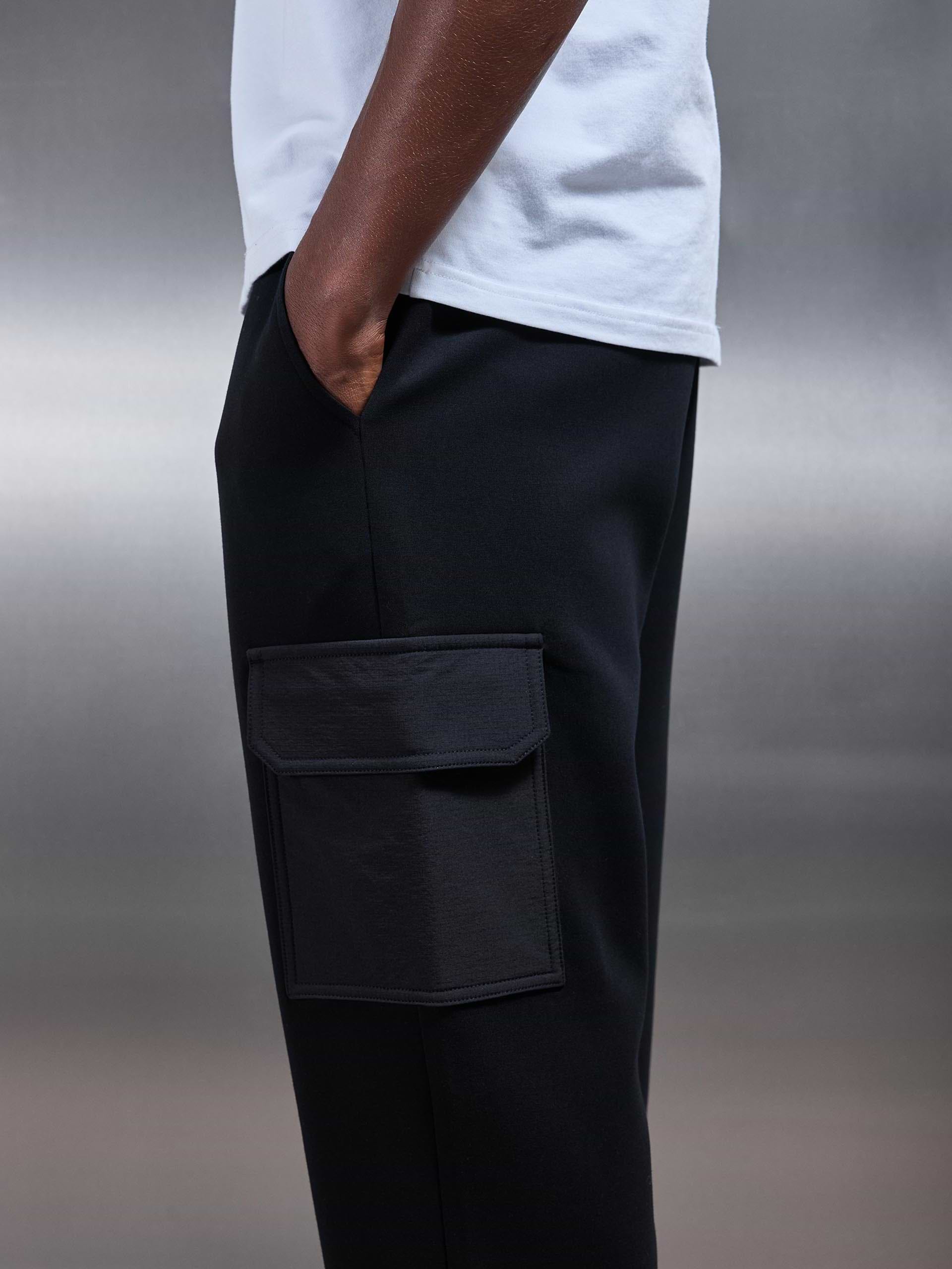 Hybrid Cargo Jogger in Black