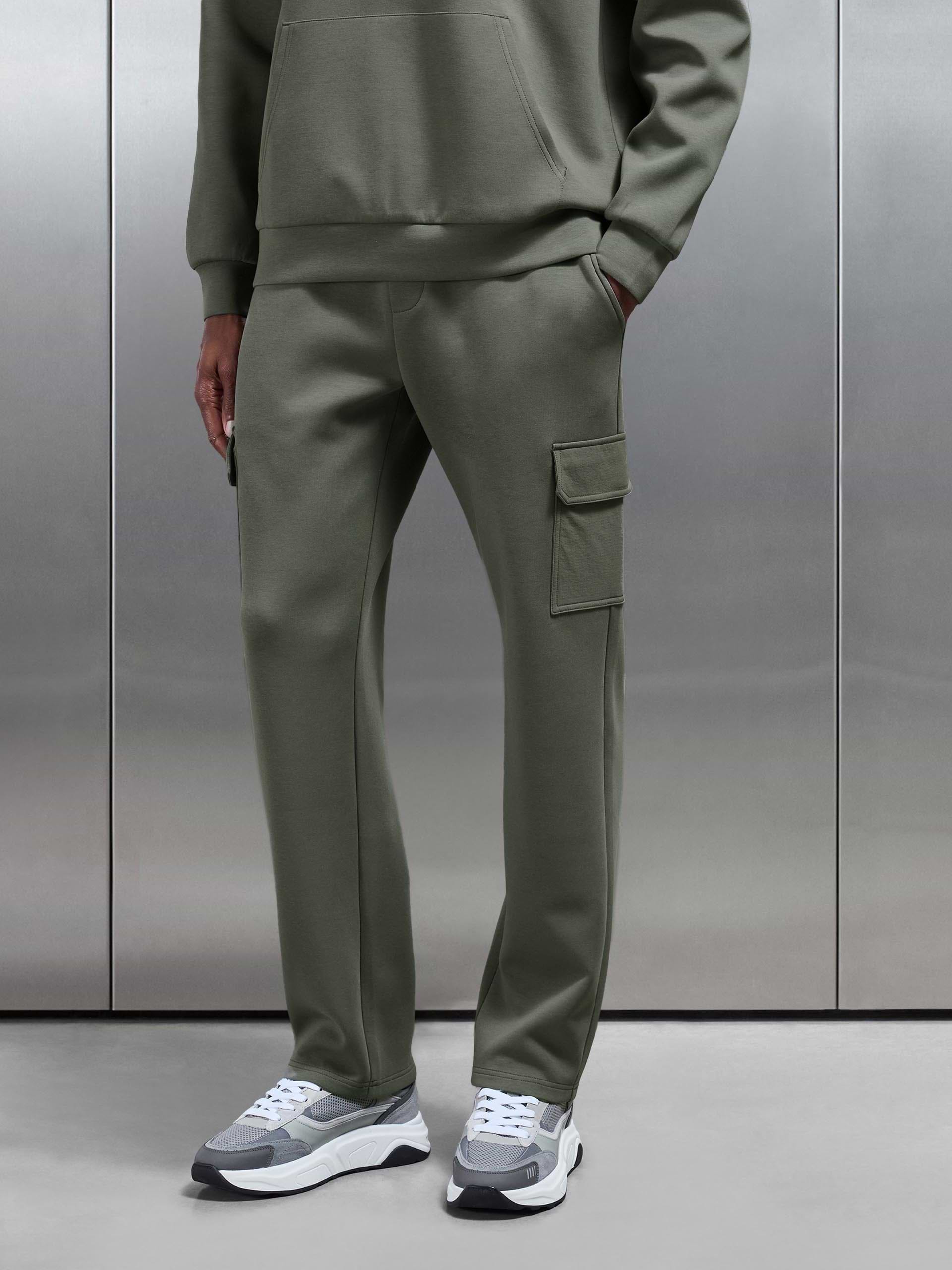 Hybrid Cargo Jogger in Olive