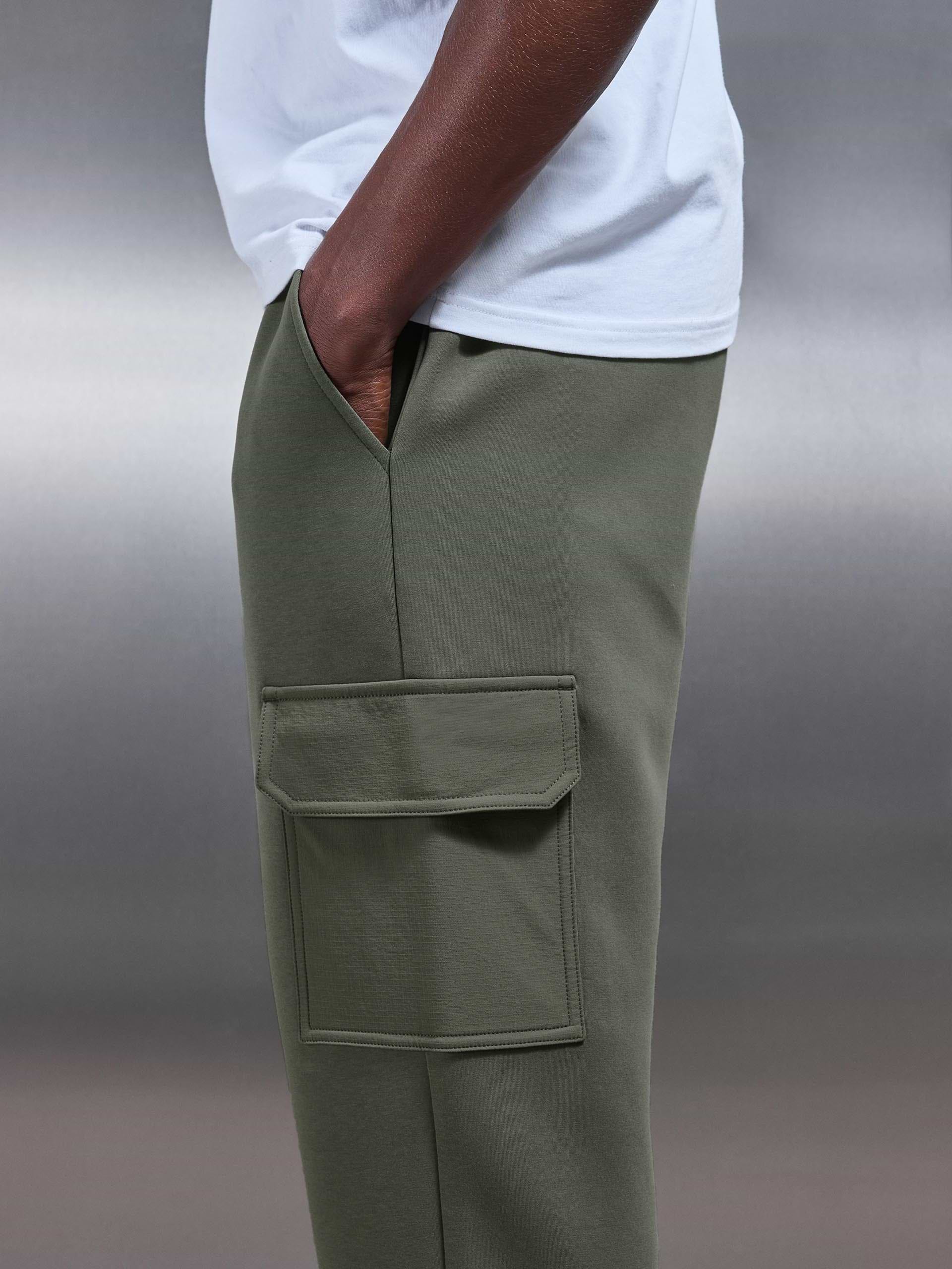 Hybrid Cargo Jogger in Olive