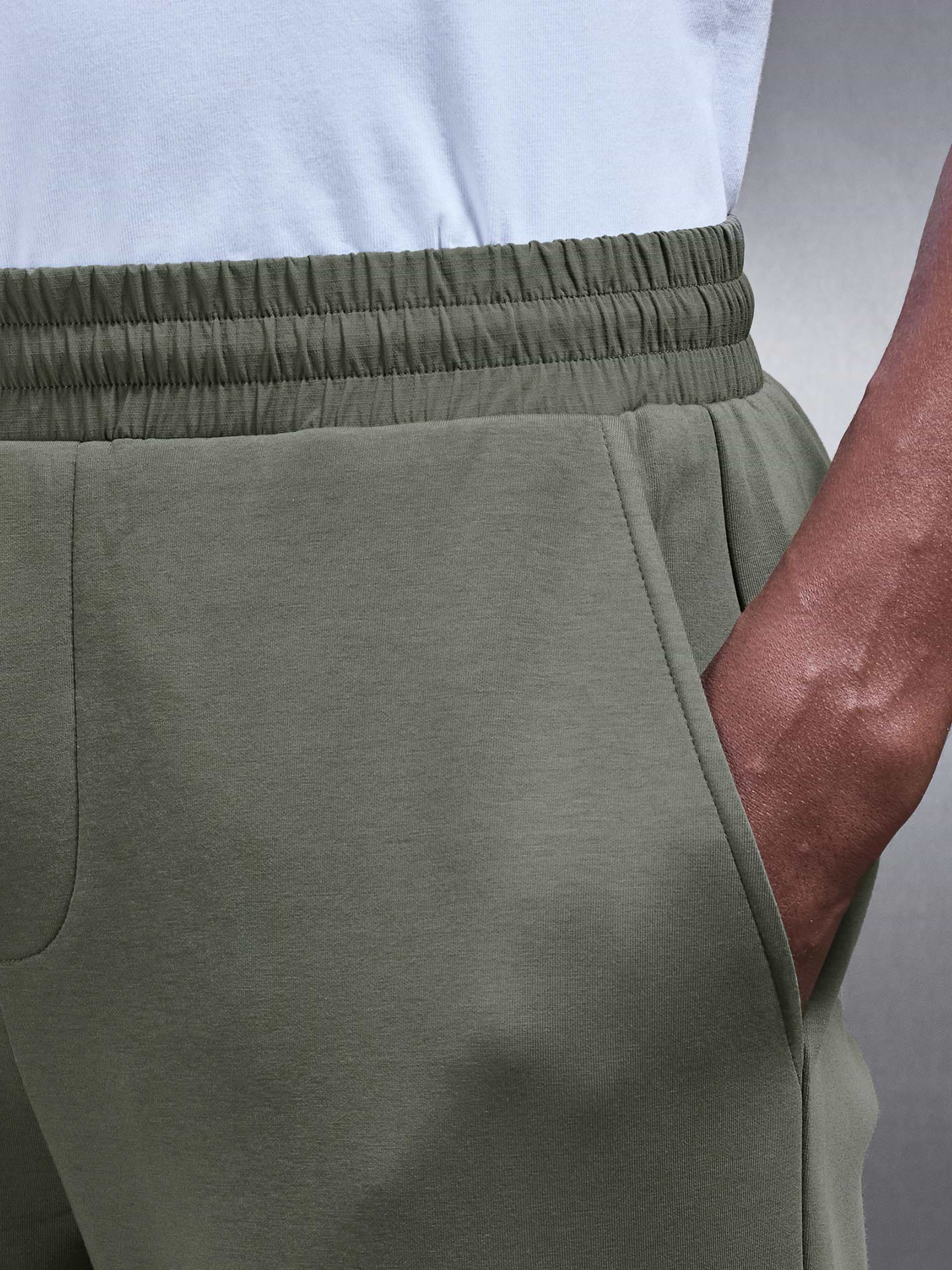 Hybrid Cargo Jogger in Olive
