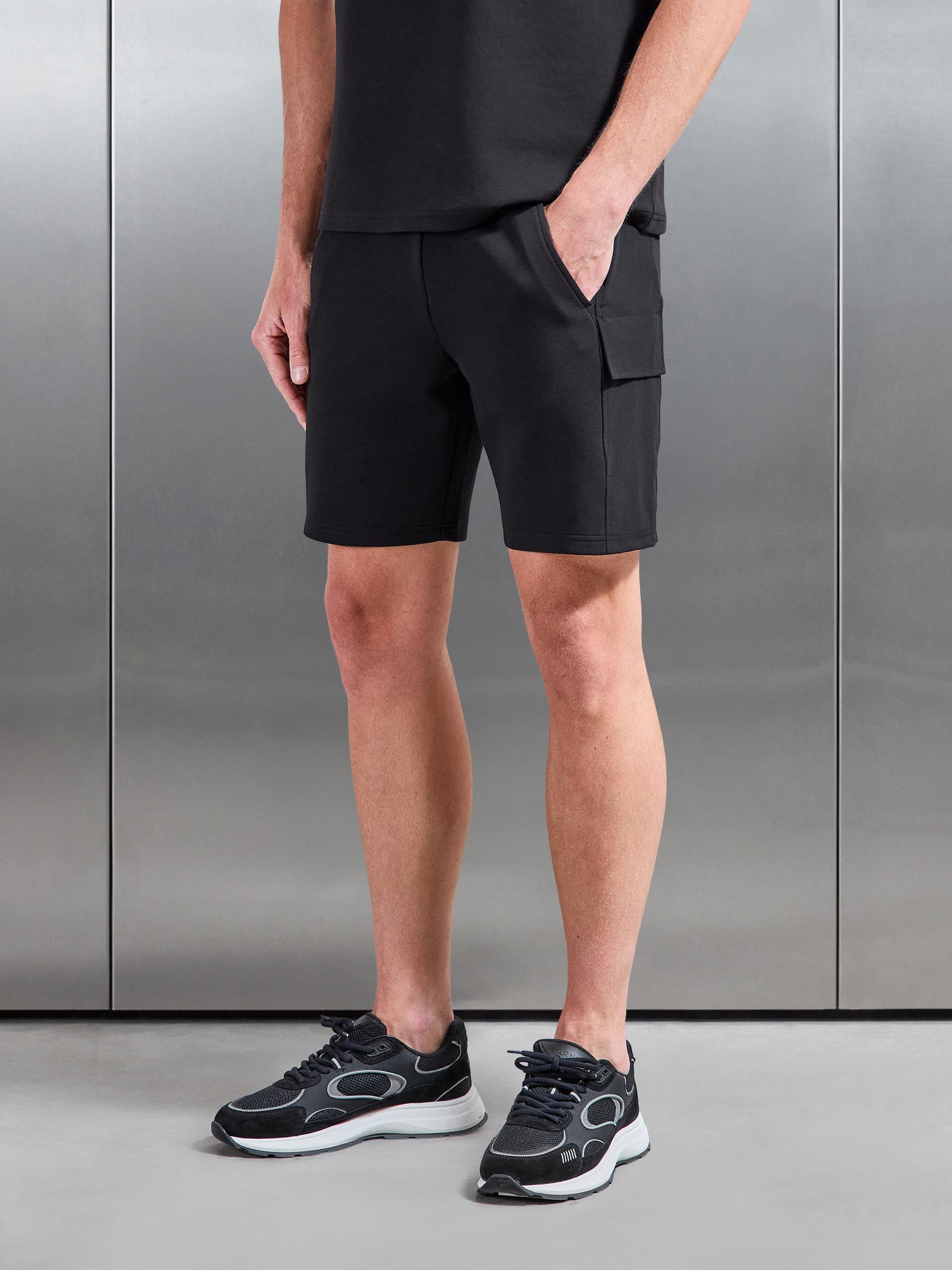 Mens Hybrid Cargo Short in Black