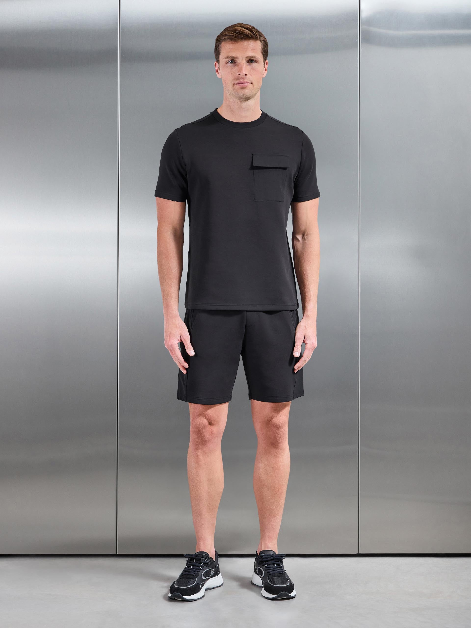 Mens Hybrid Cargo Short in Black