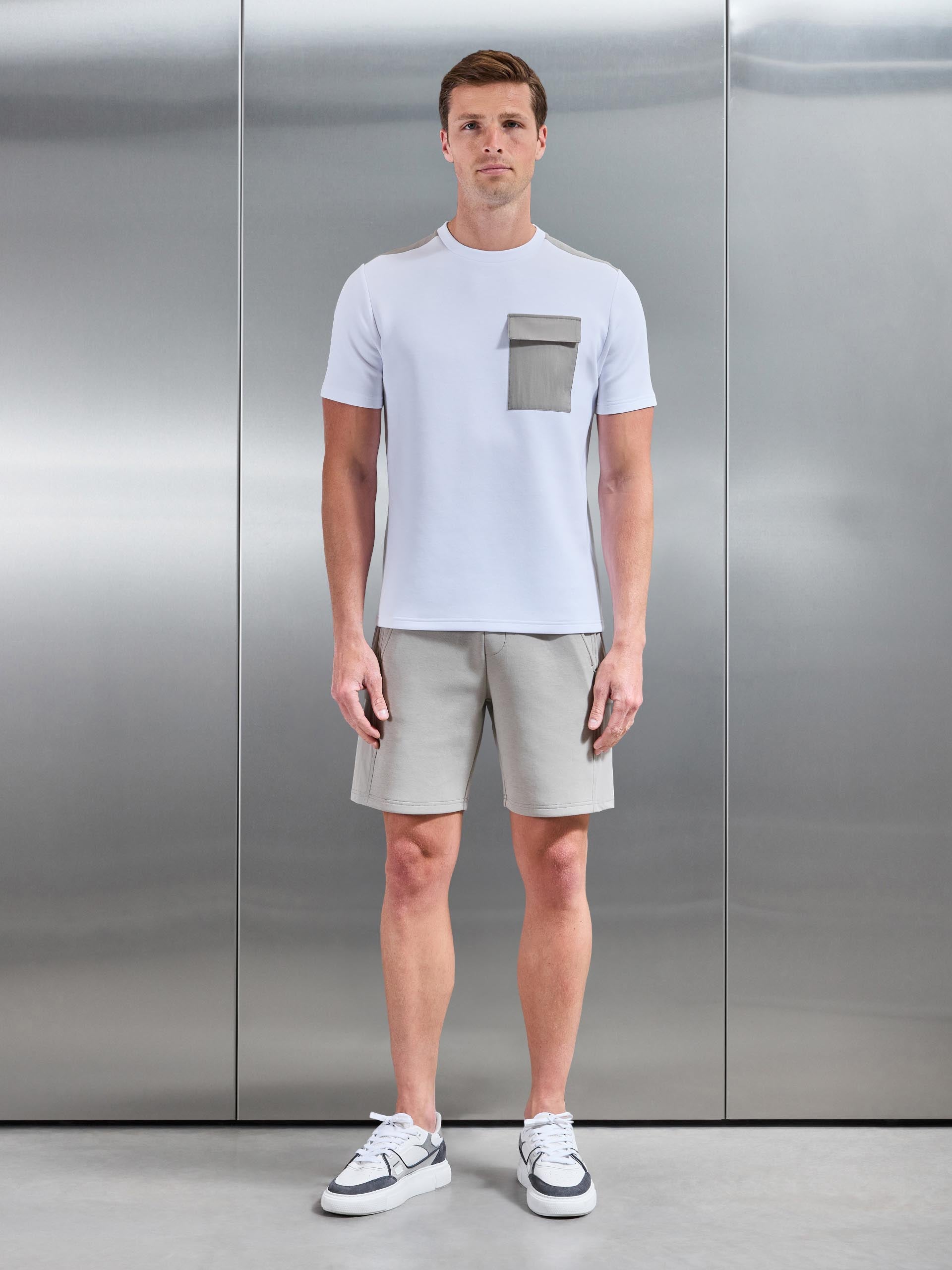 Mens Hybrid Cargo Short in Stone