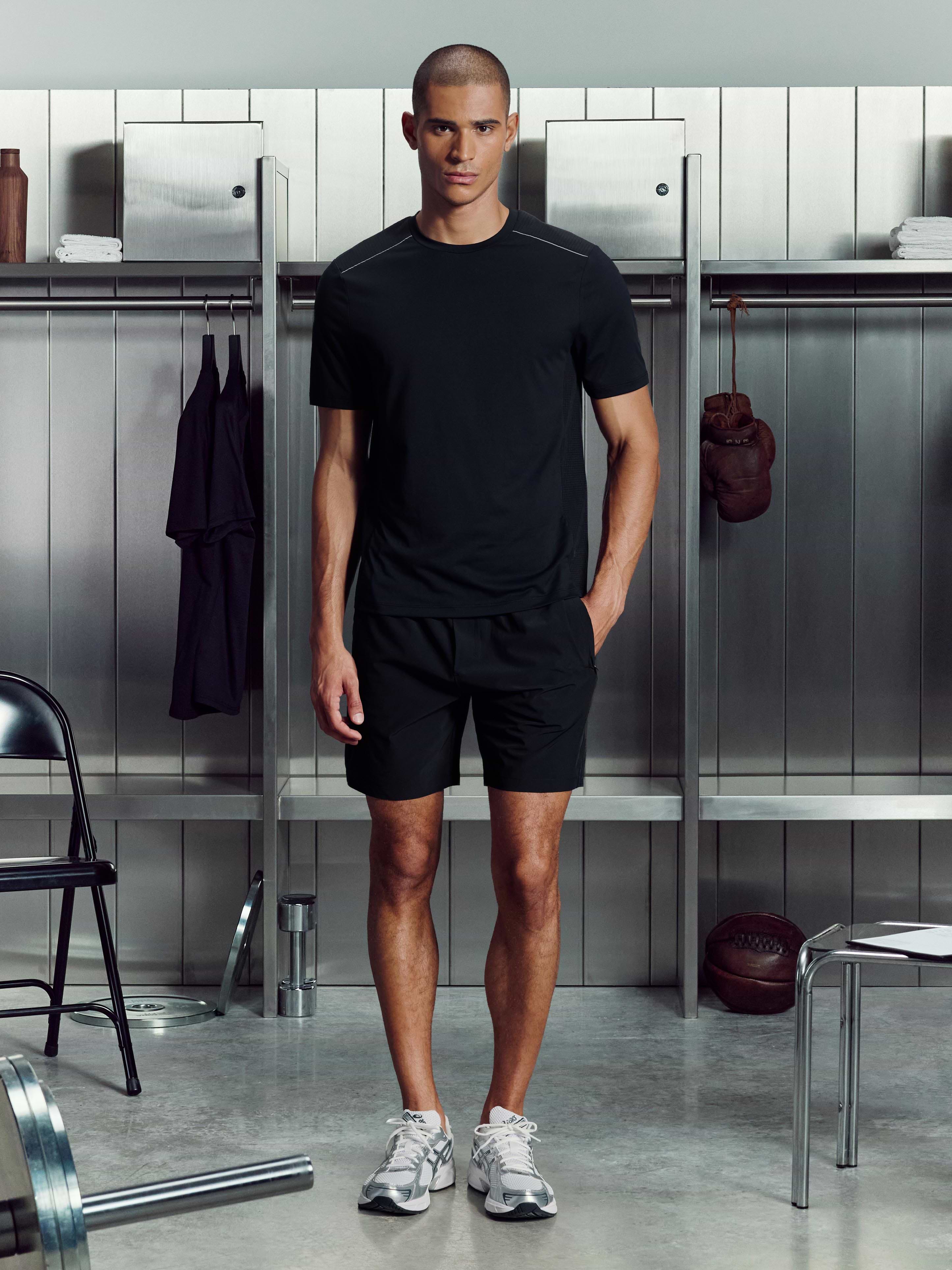 Mens Hybrid Mesh Short in Black