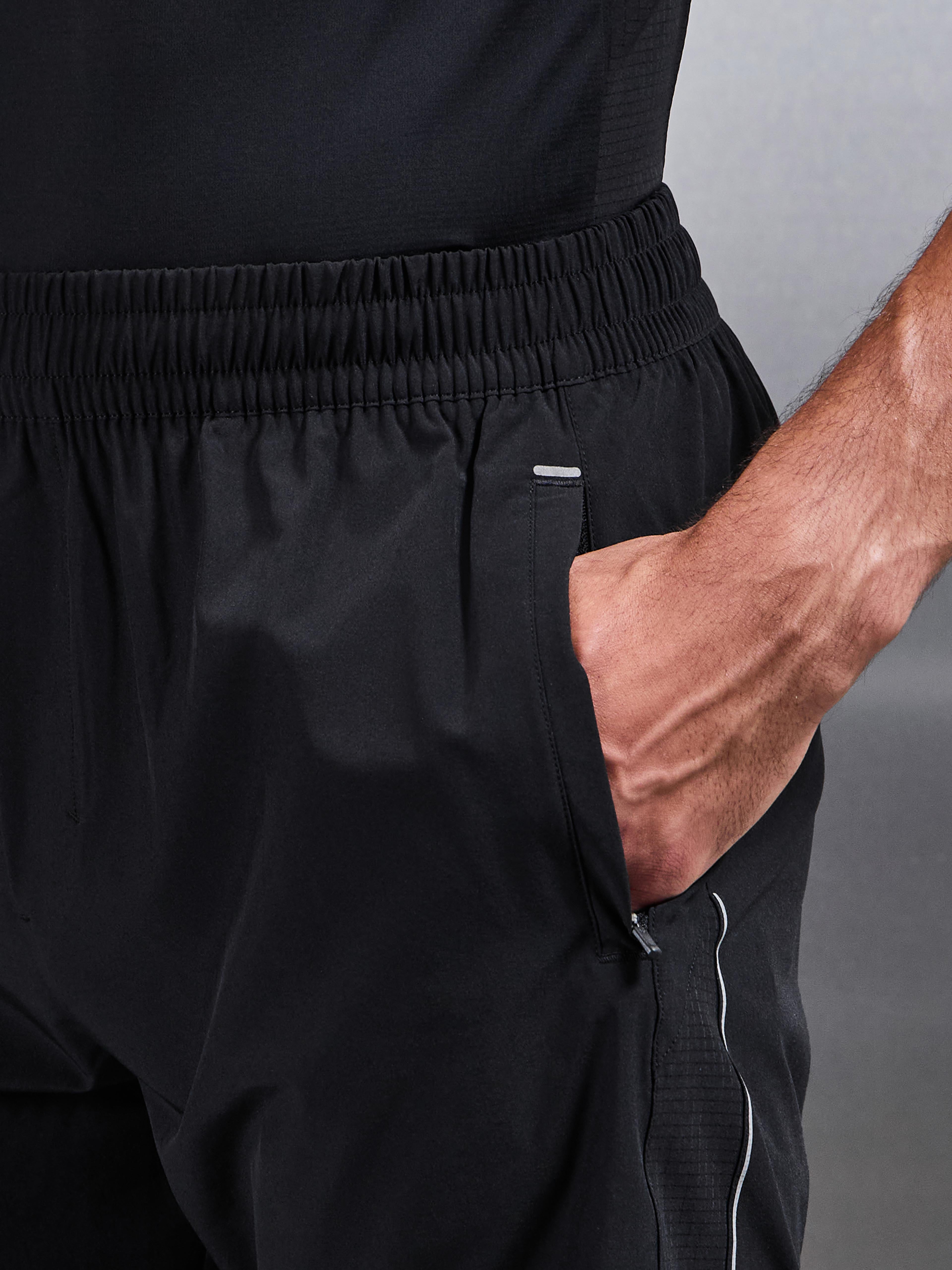 Mens Hybrid Mesh Short in Black