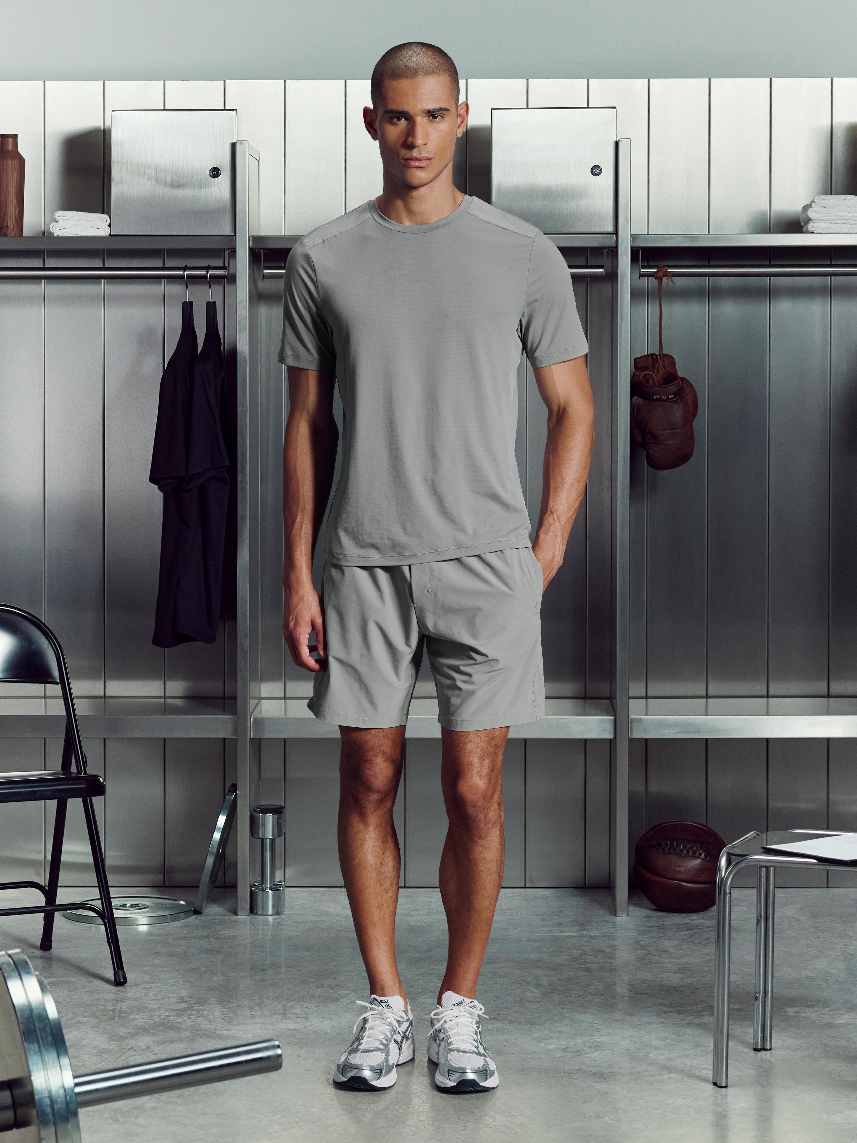 Mens Hybrid Mesh Short in Mid Grey